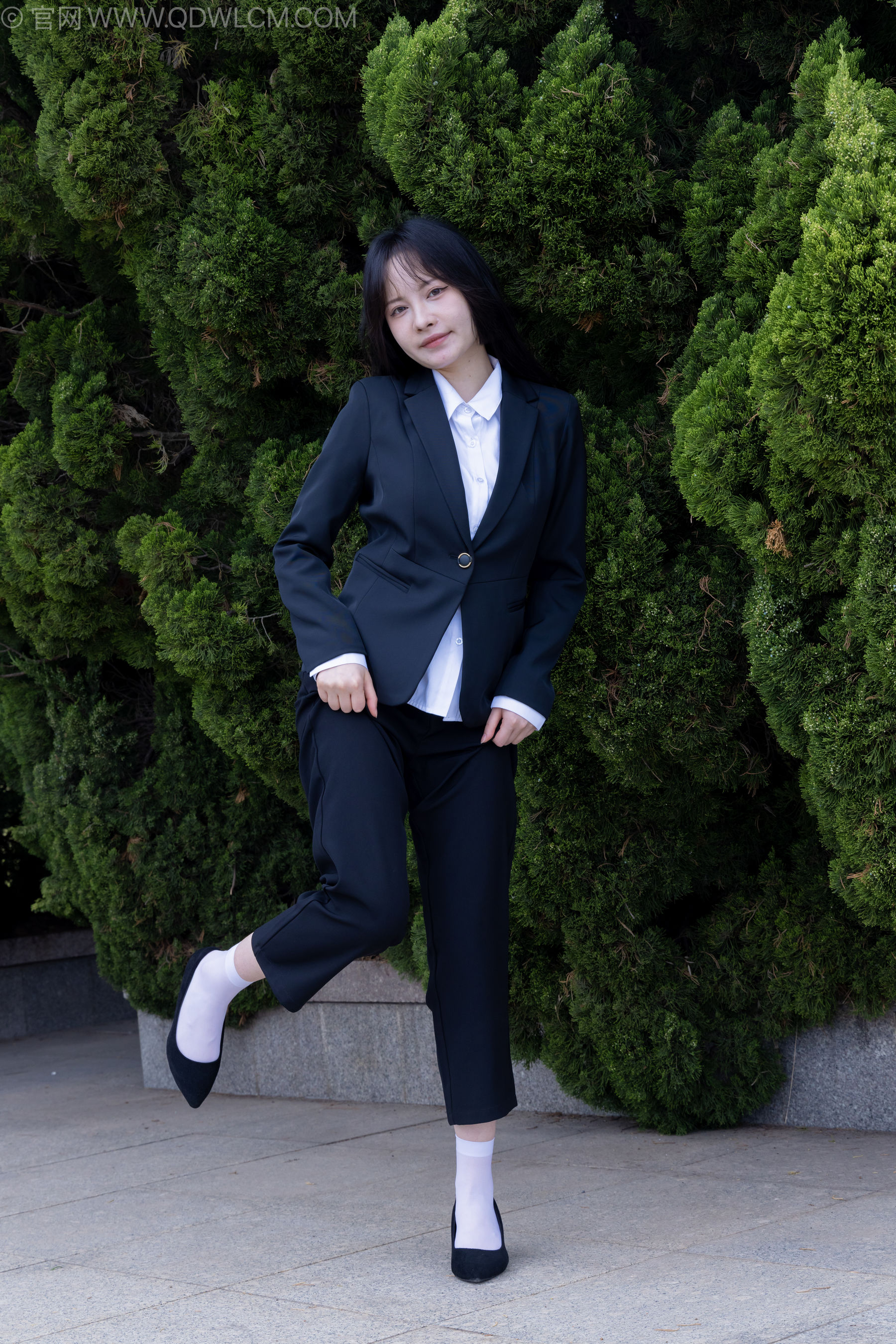 物恋传媒 No.2238 小酒 -高跟鞋、短白丝、ol制服户外/(230P)