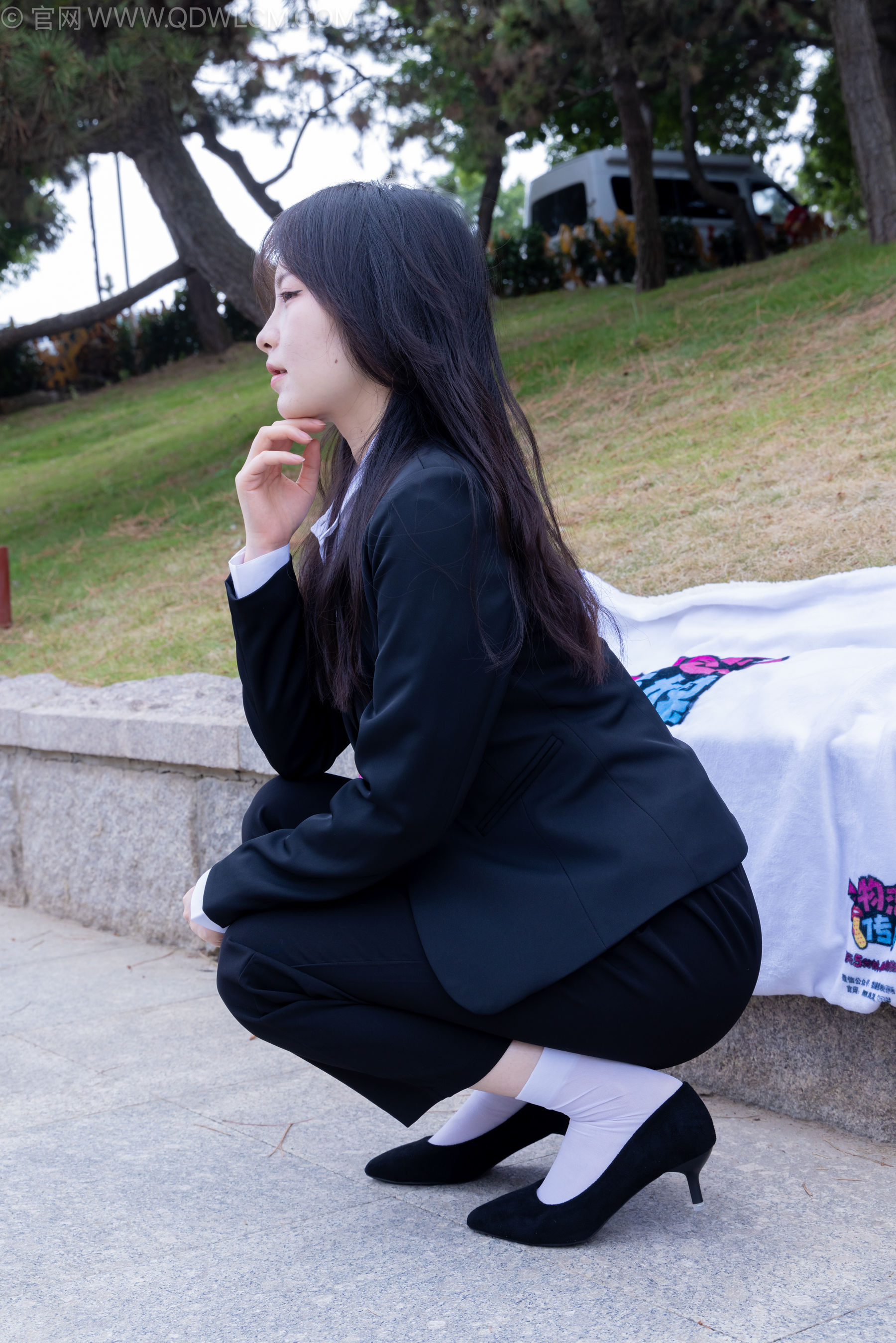 物恋传媒 No.2238 小酒 -高跟鞋、短白丝、ol制服户外/(230P)