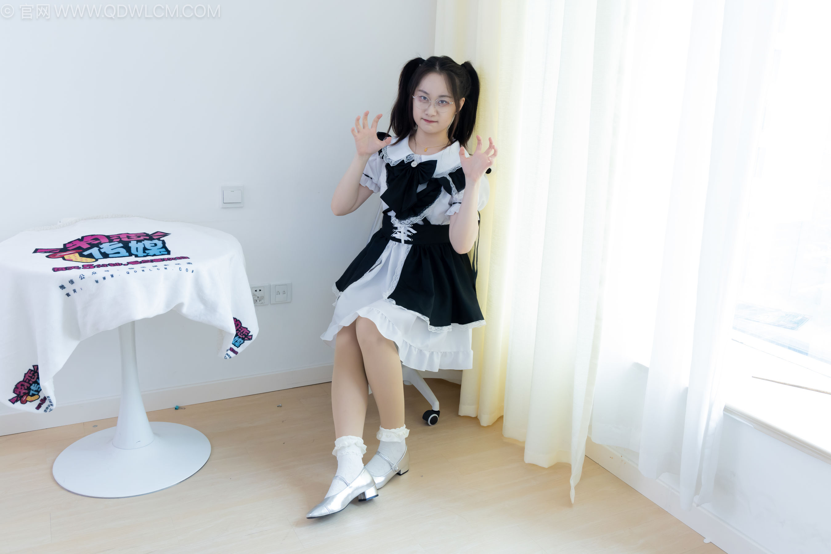 物恋传媒 No.2239 小新 -低跟鞋、白棉袜、厚肉丝、女仆装/(160P)