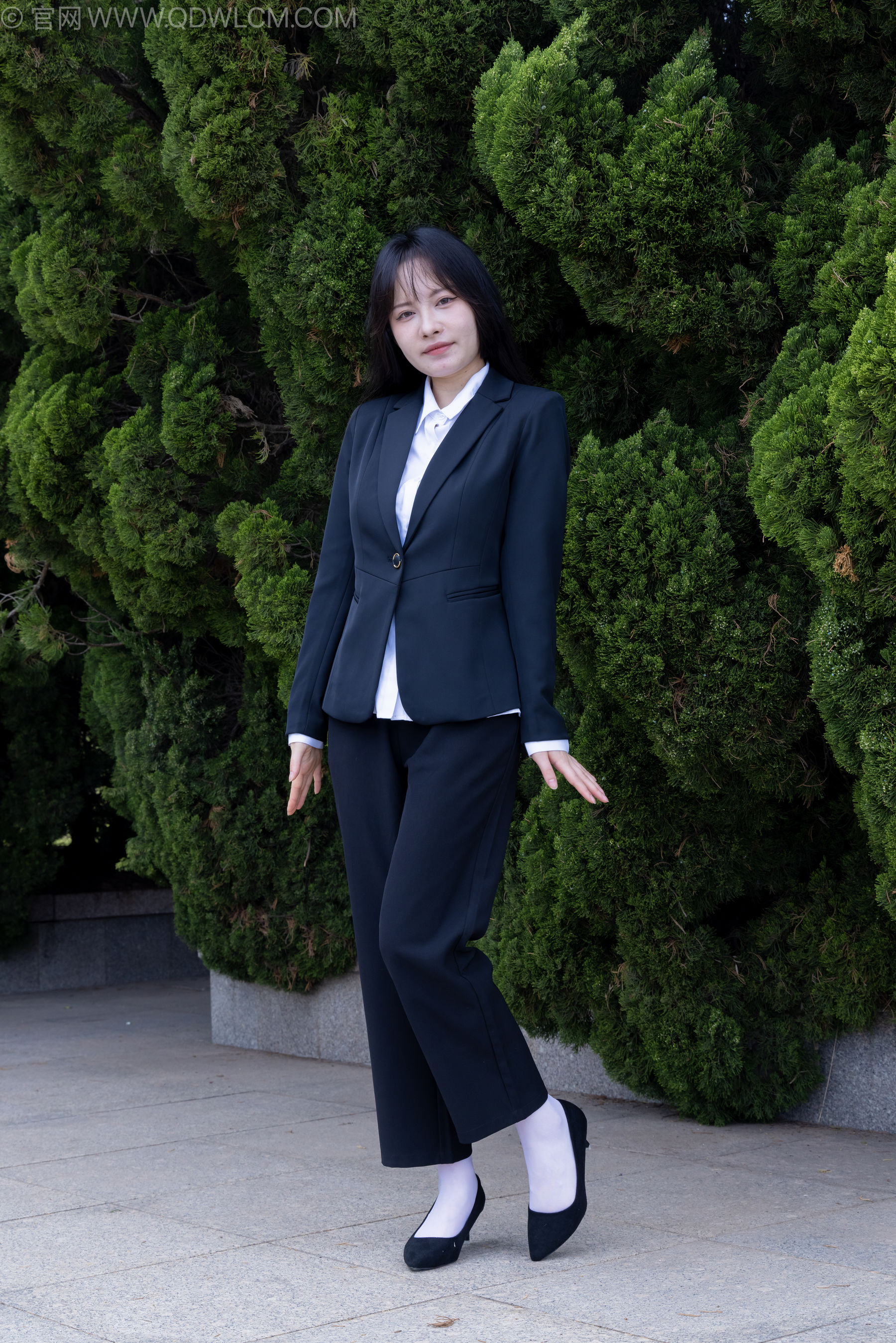 物恋传媒 No.2238 小酒 -高跟鞋、短白丝、ol制服户外/(230P)