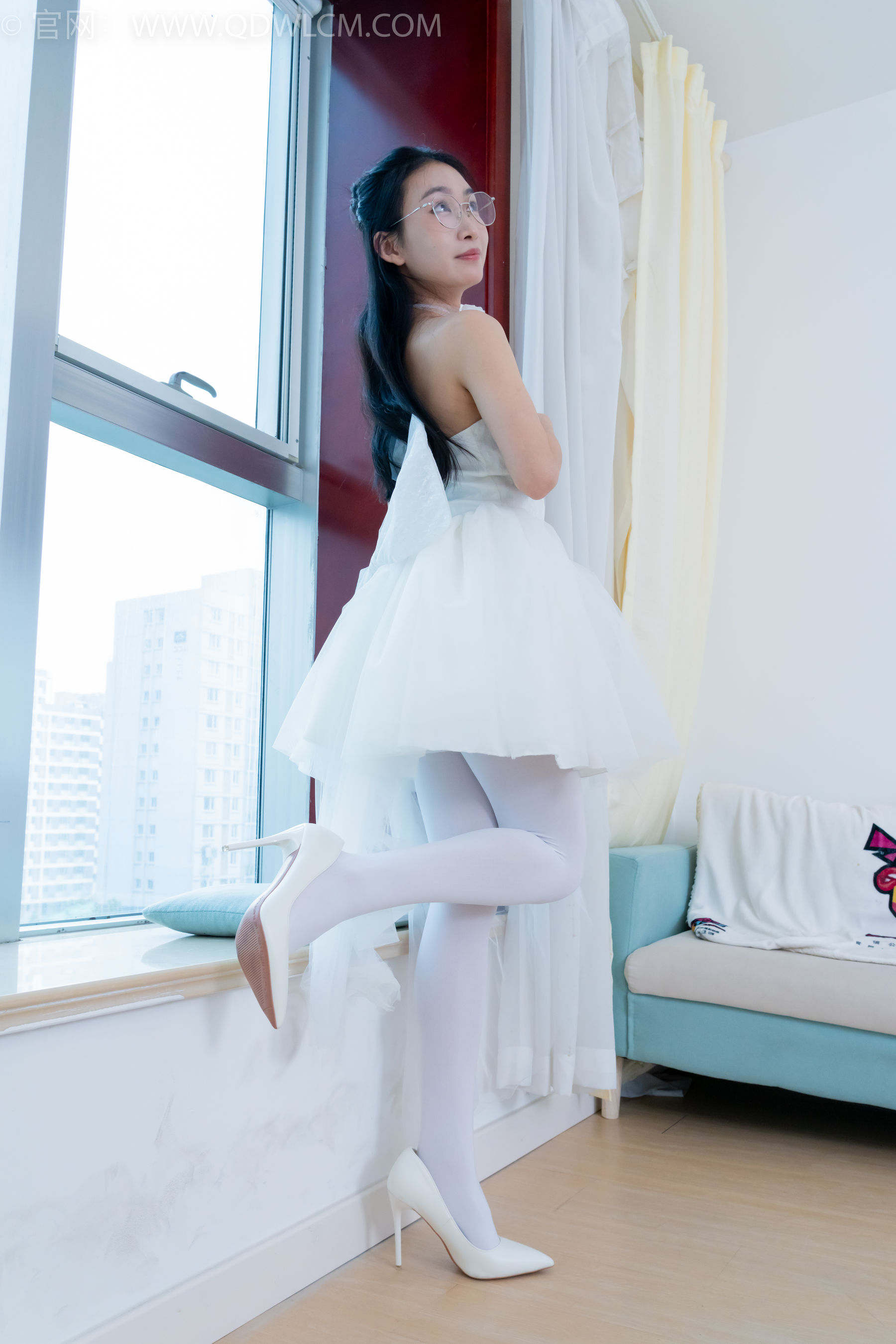 物恋传媒 No.2233 小影 -小影 -高跟鞋、厚白丝/(150P)