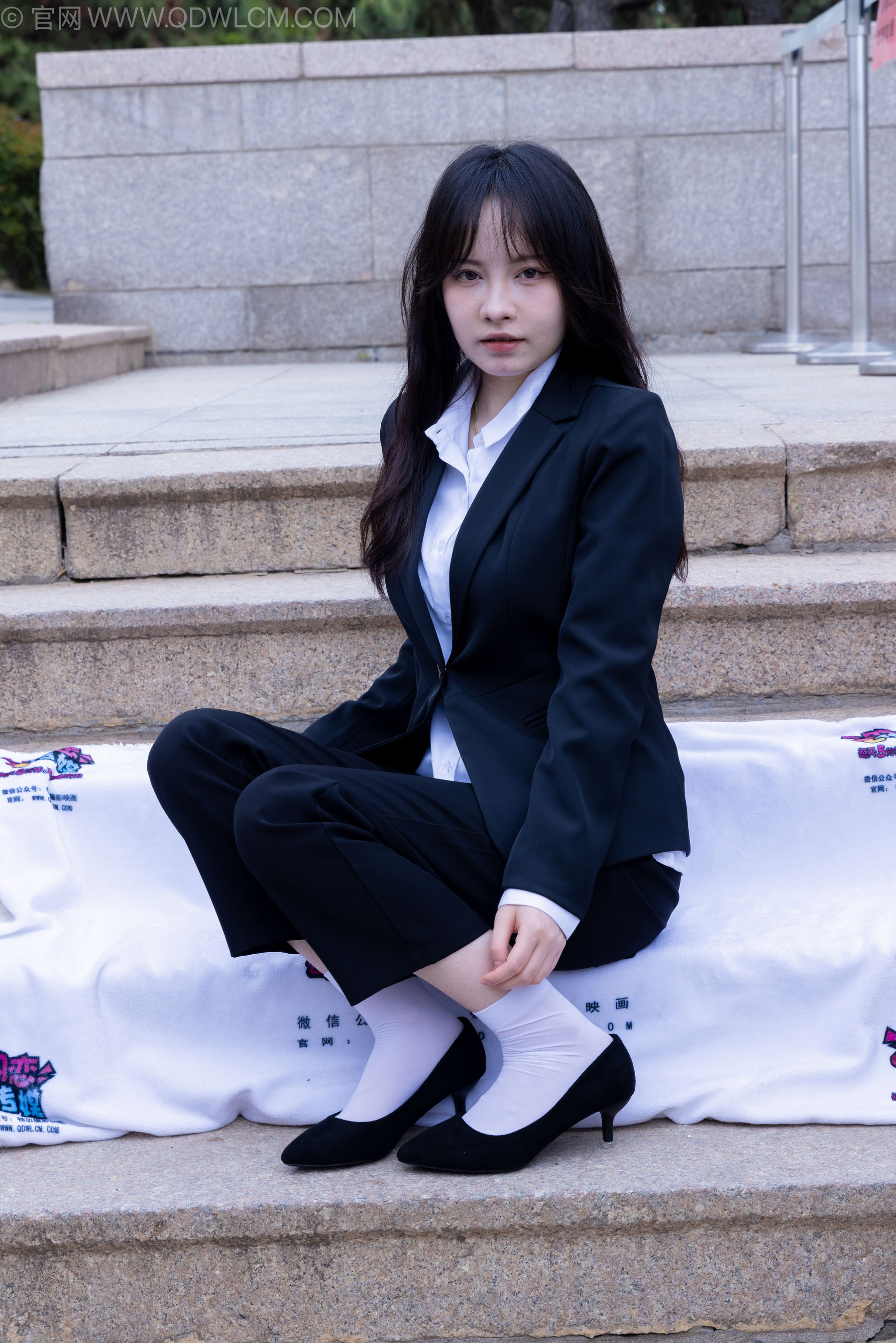 物恋传媒 No.2238 小酒 -高跟鞋、短白丝、ol制服户外/(230P)