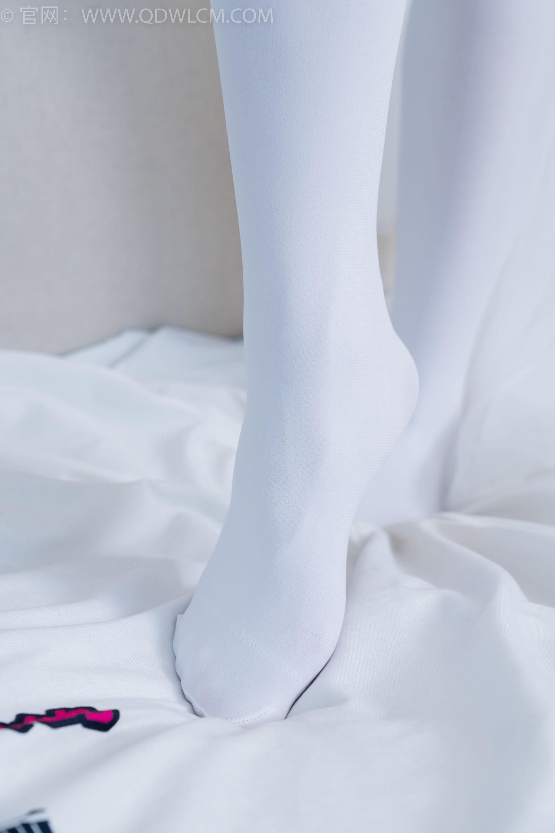 物恋传媒 No.2233 小影 -小影 -高跟鞋、厚白丝/(150P)