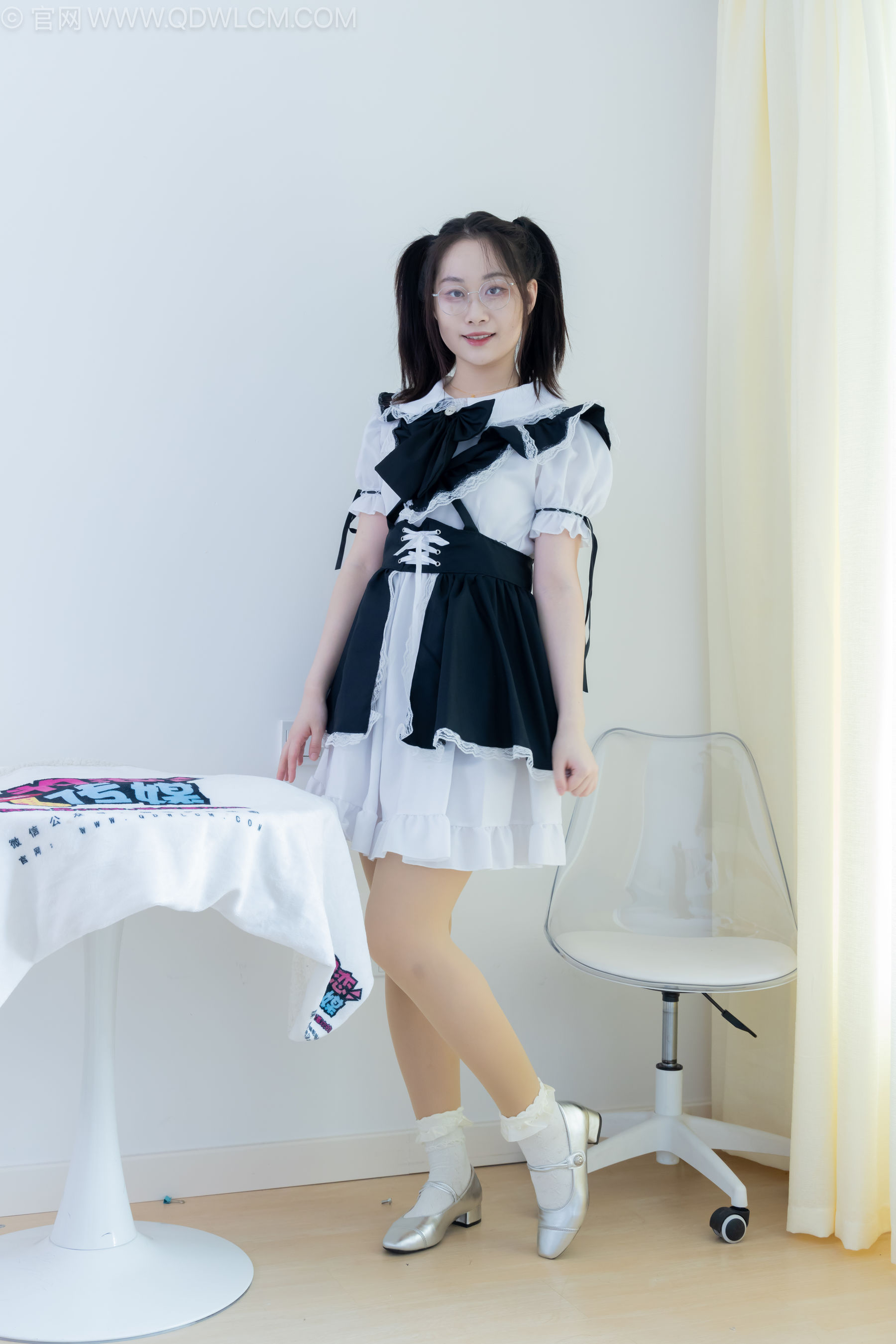 物恋传媒 No.2239 小新 -低跟鞋、白棉袜、厚肉丝、女仆装/(160P)