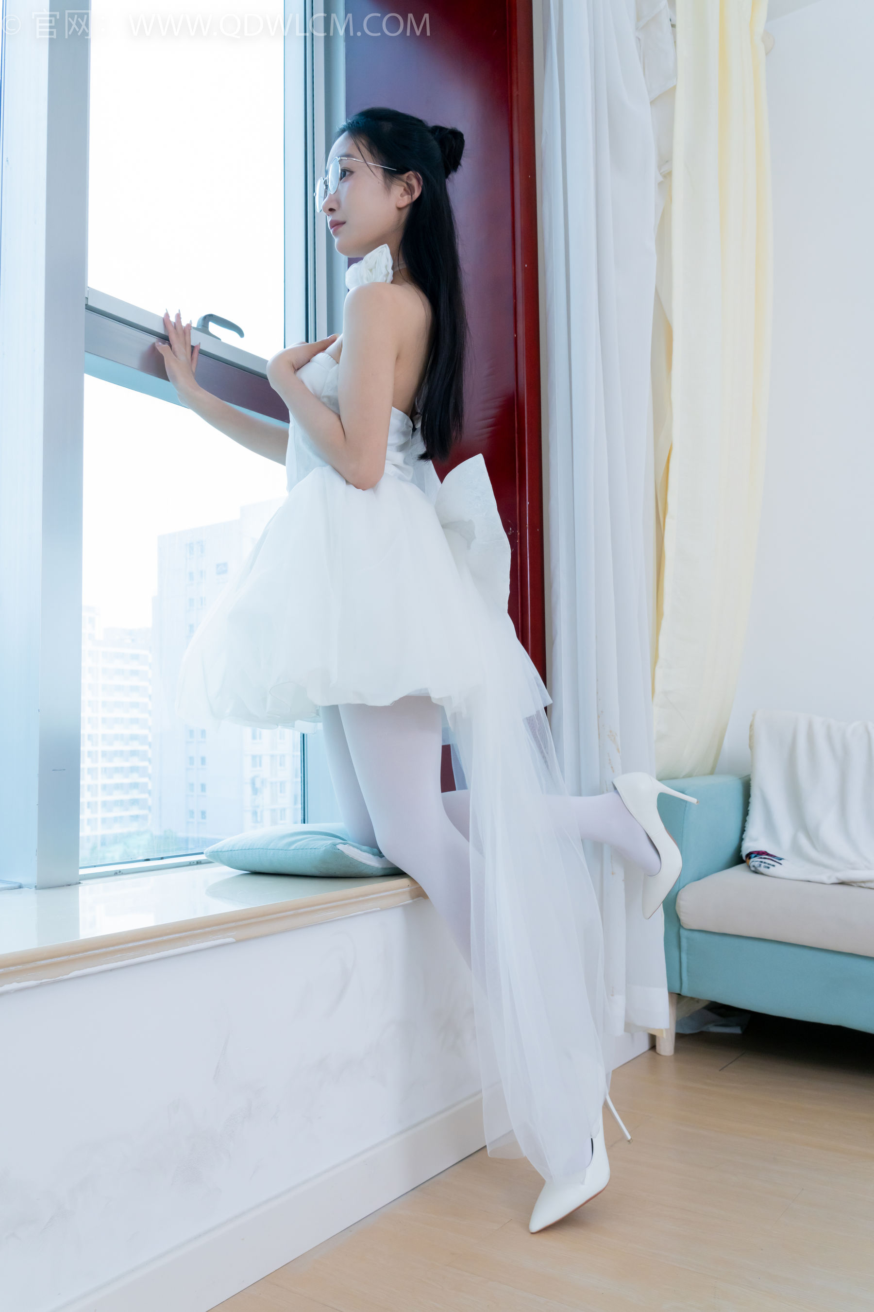 物恋传媒 No.2233 小影 -小影 -高跟鞋、厚白丝/(150P)