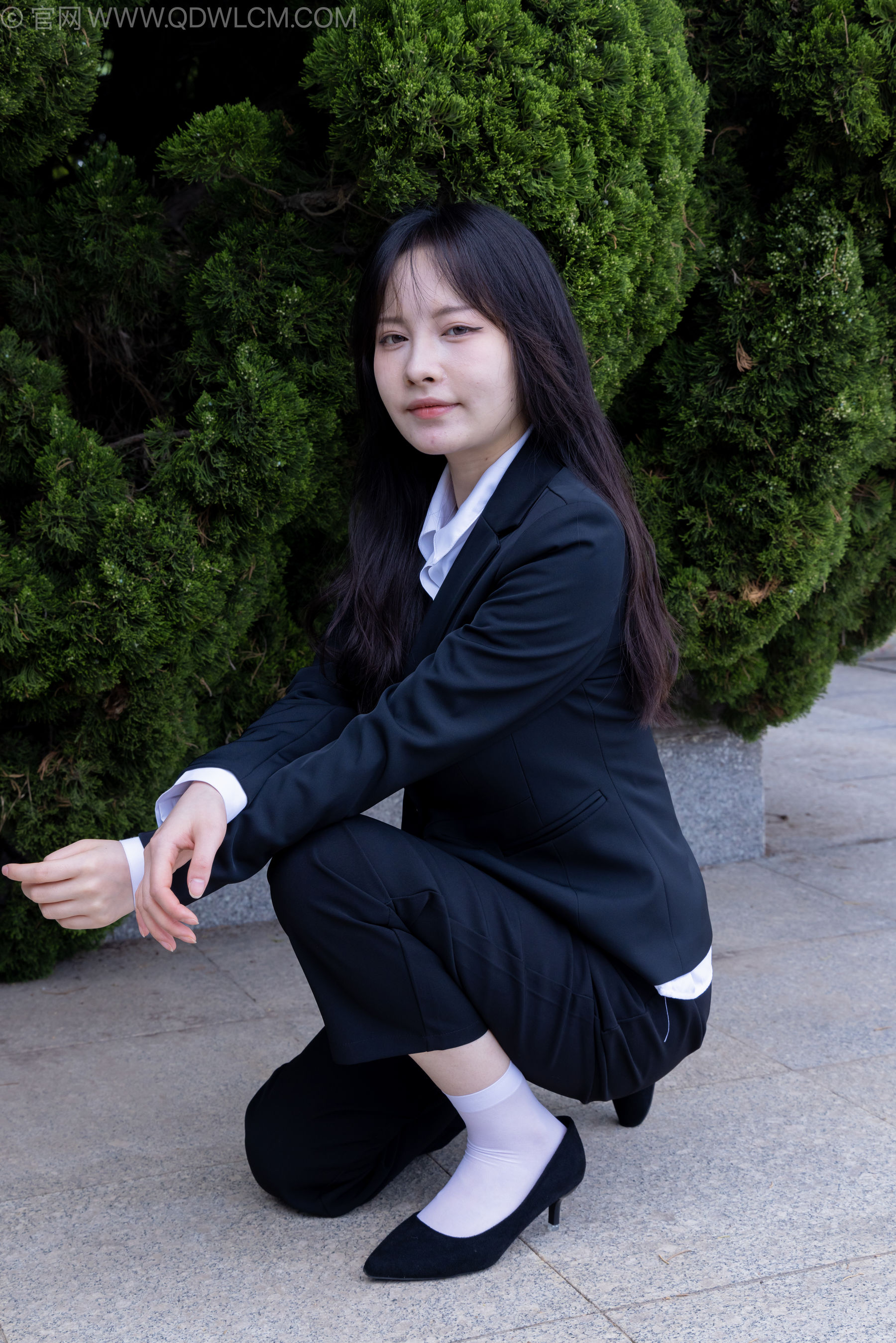 物恋传媒 No.2238 小酒 -高跟鞋、短白丝、ol制服户外/(230P)