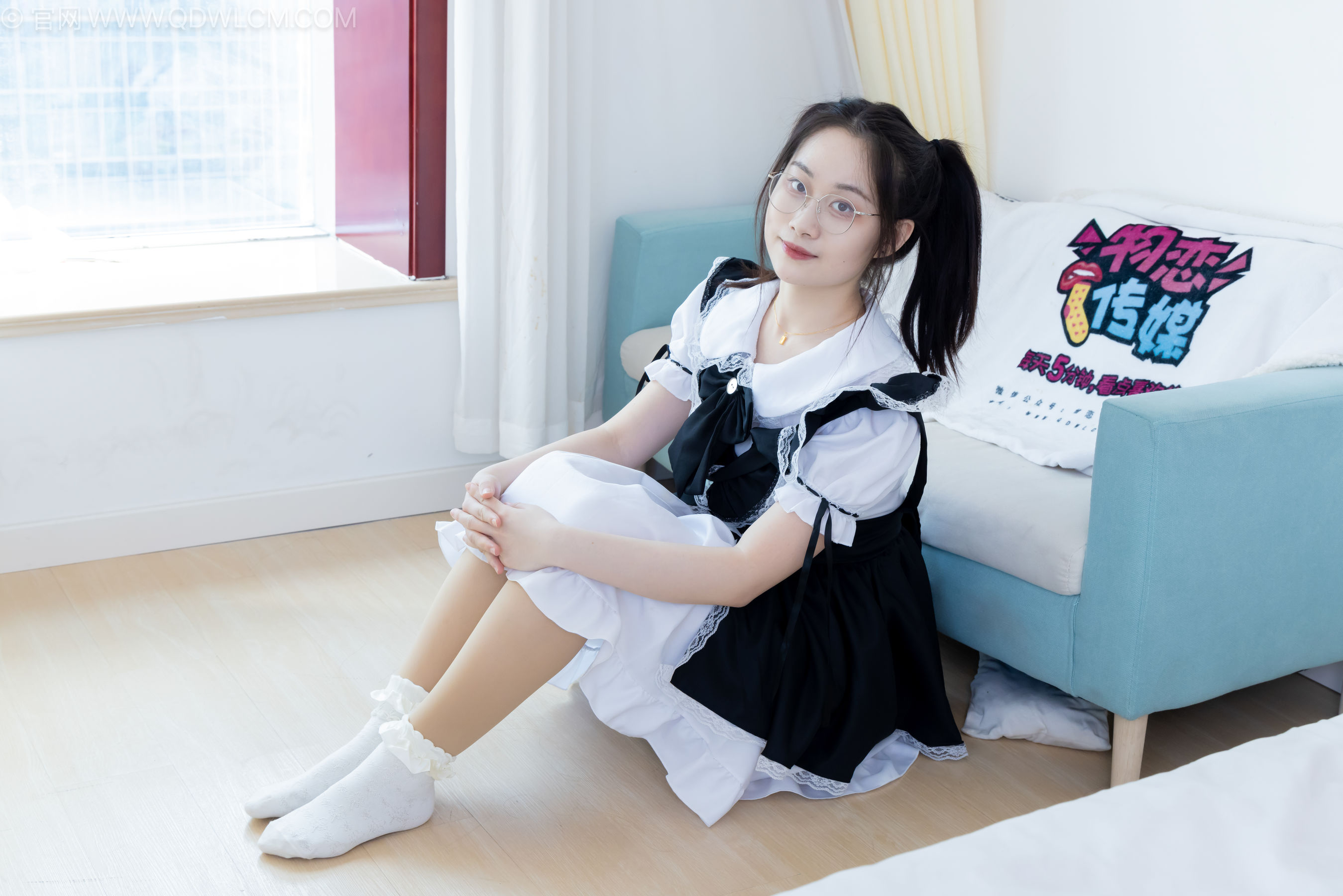 物恋传媒 No.2239 小新 -低跟鞋、白棉袜、厚肉丝、女仆装/(160P)