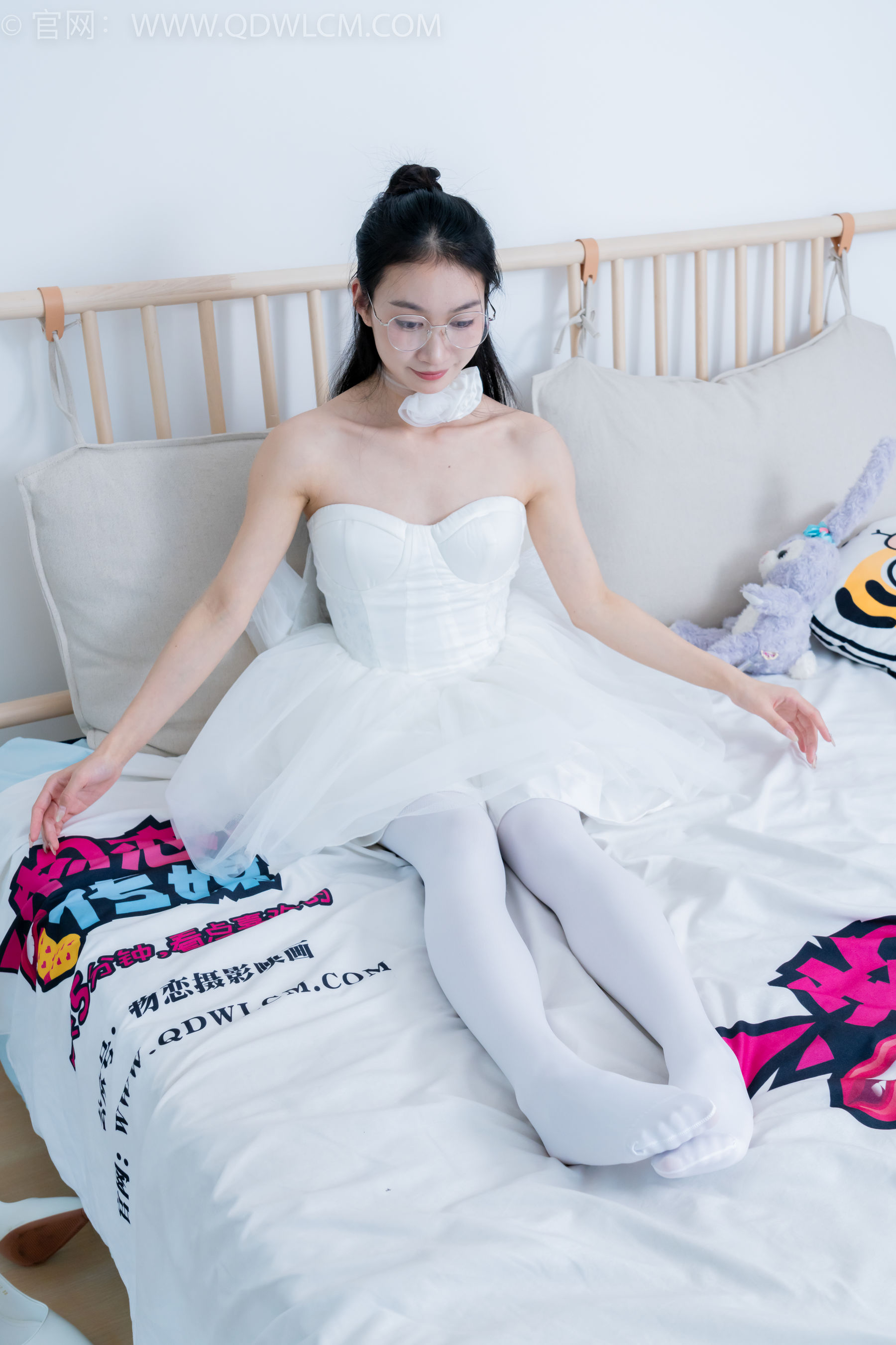 物恋传媒 No.2233 小影 -小影 -高跟鞋、厚白丝/(150P)