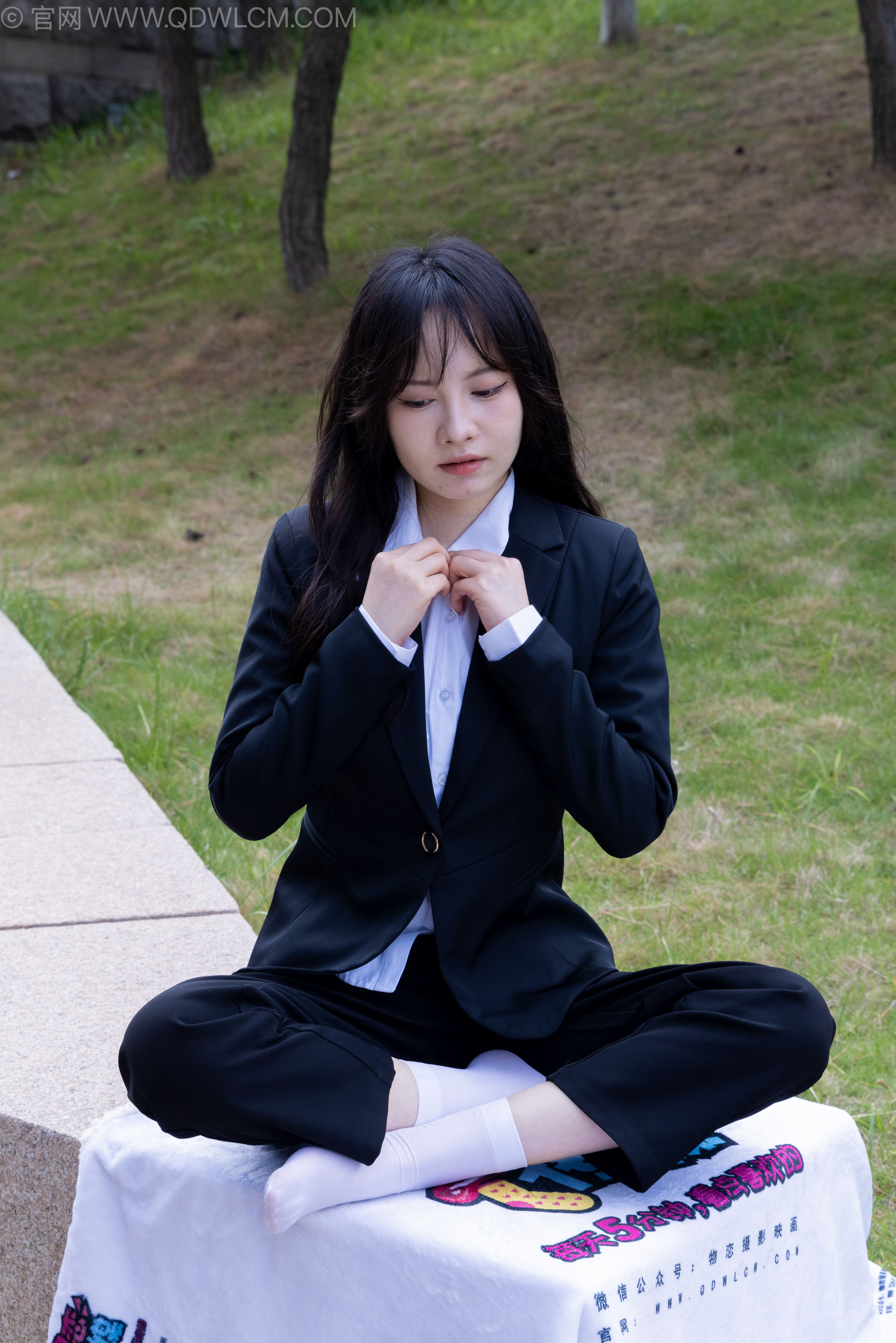 物恋传媒 No.2238 小酒 -高跟鞋、短白丝、ol制服户外/(230P)