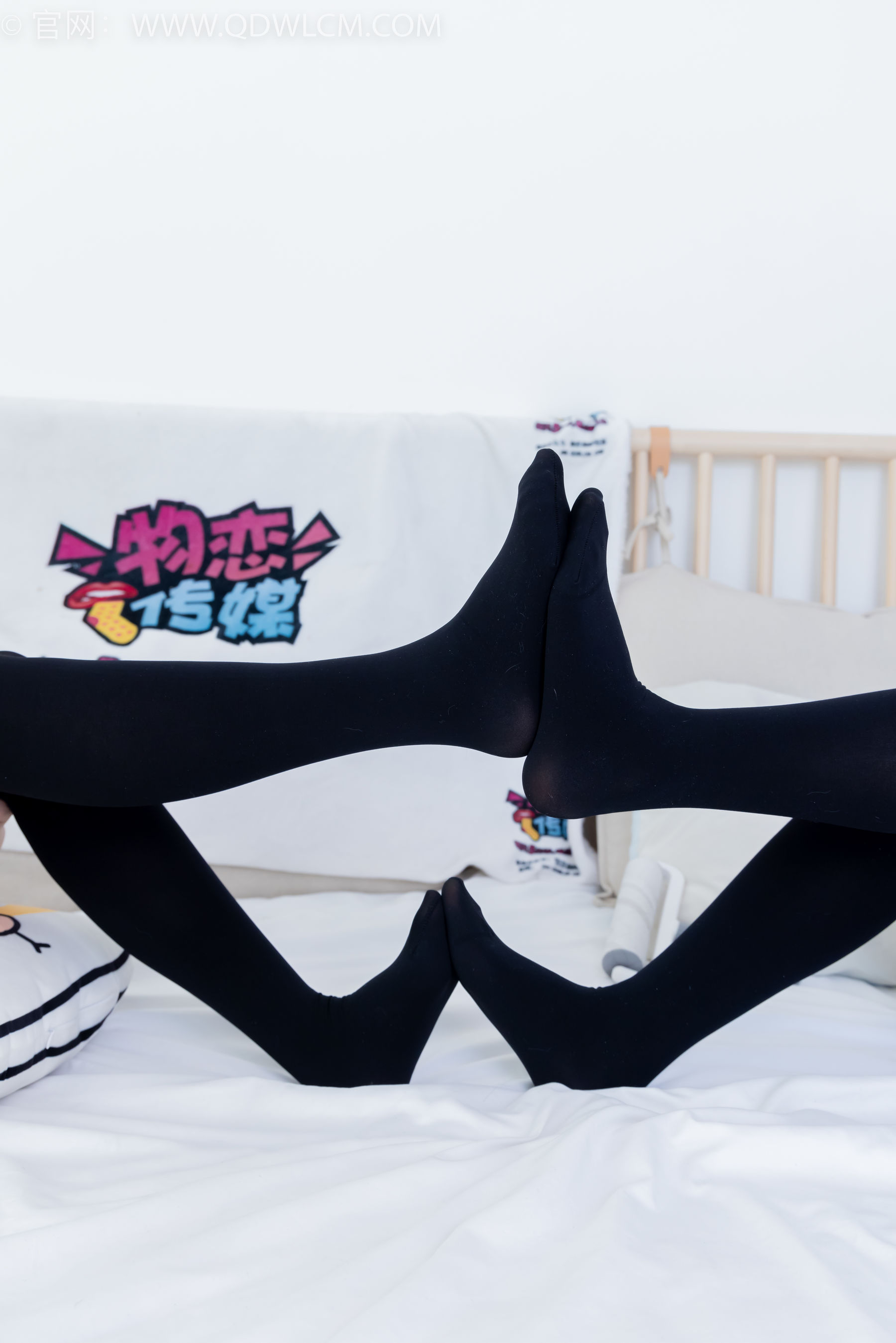 物恋传媒 No.2232 恬恬&樱桃 -皮鞋、厚黑丝、裸足、空姐制服/(150P)