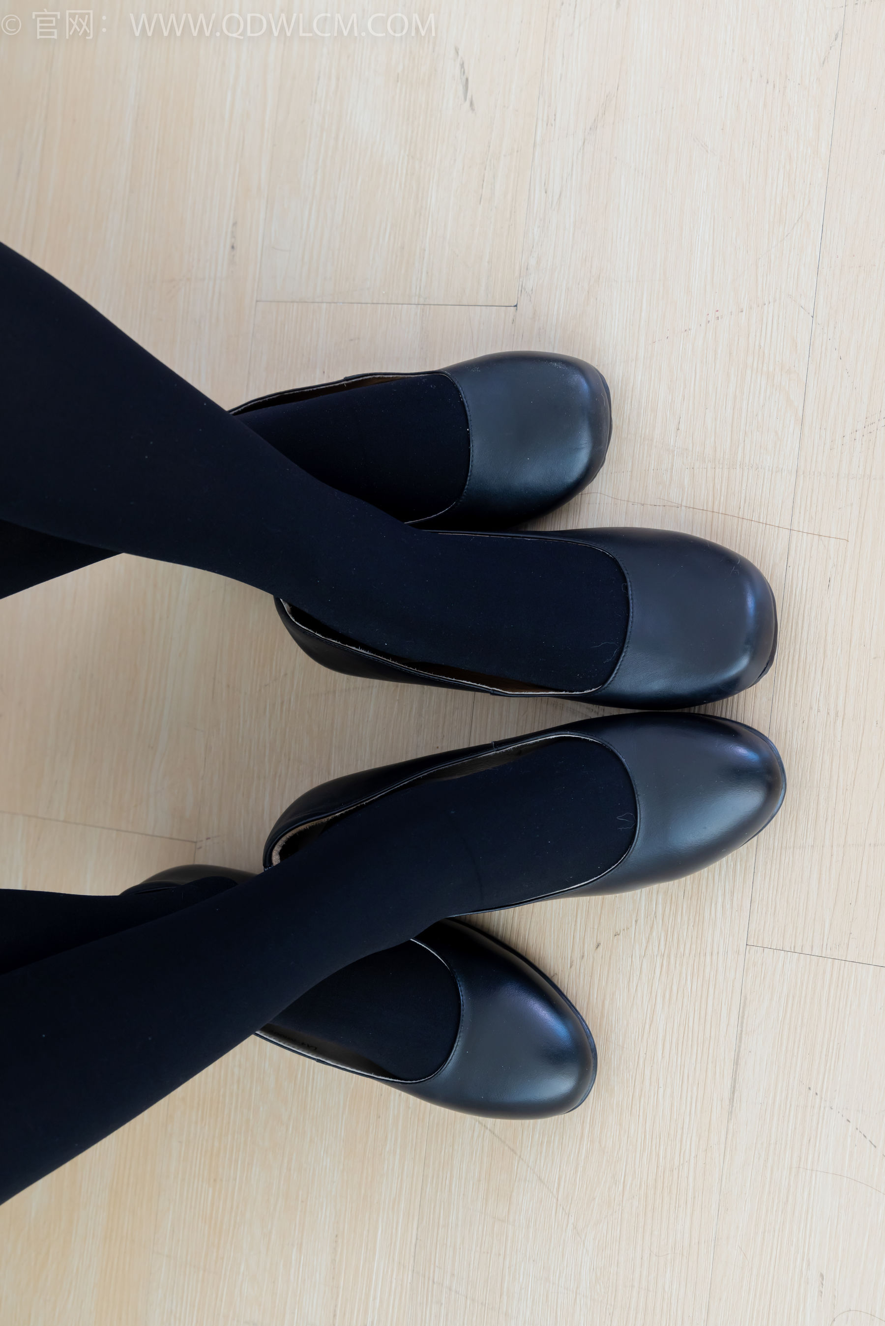 物恋传媒 No.2232 恬恬&樱桃 -皮鞋、厚黑丝、裸足、空姐制服/(150P)