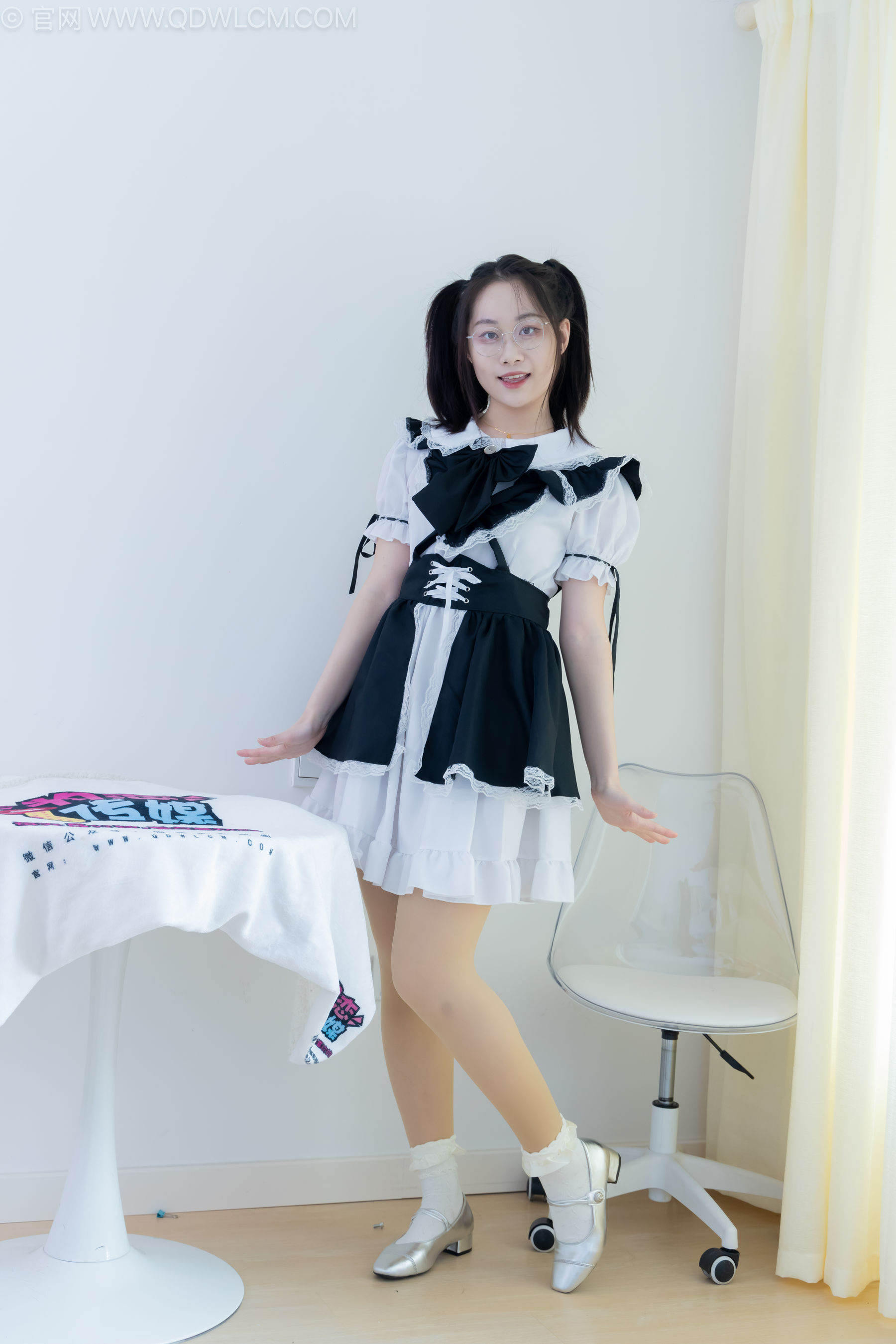 物恋传媒 No.2239 小新 -低跟鞋、白棉袜、厚肉丝、女仆装/(160P)