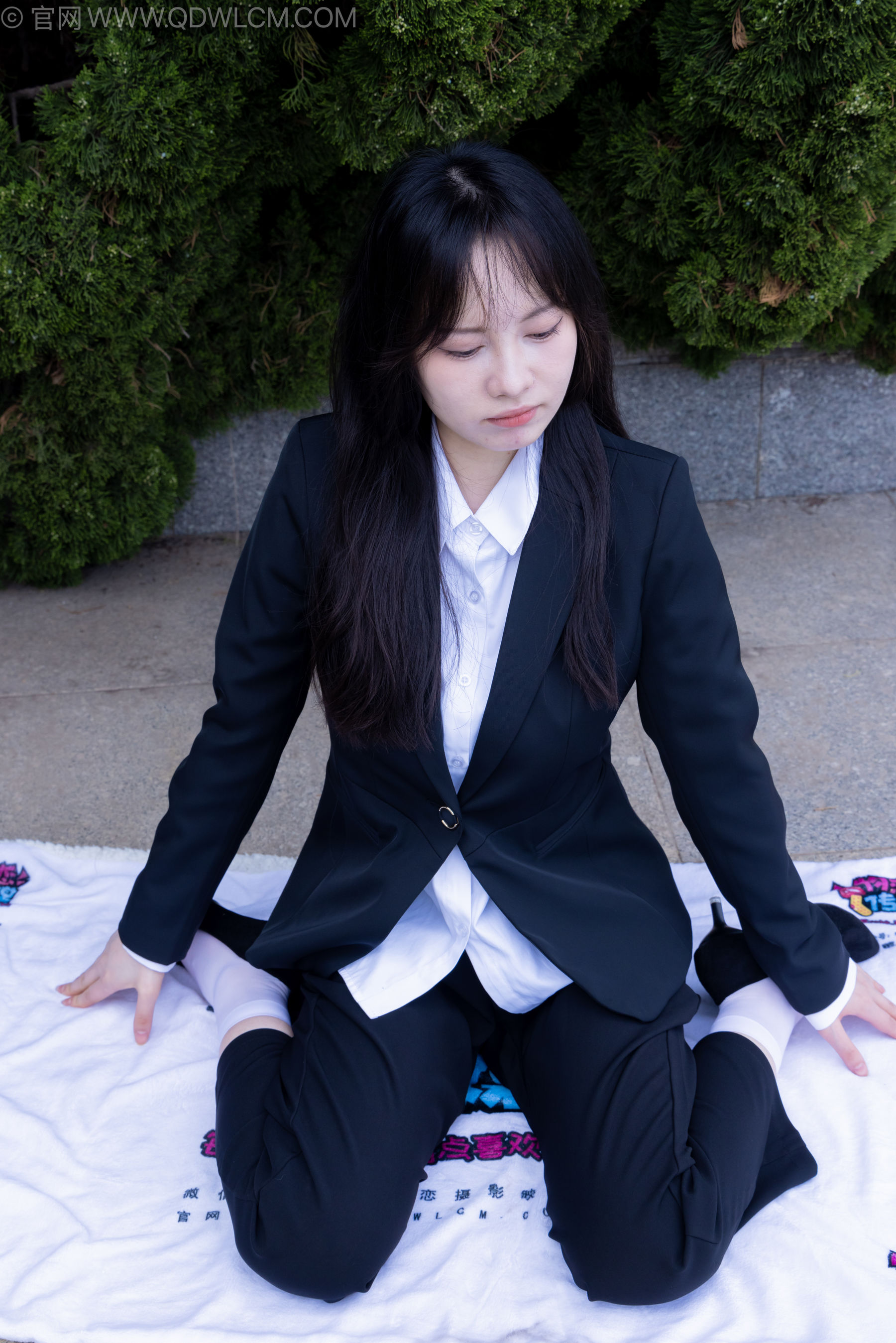 物恋传媒 No.2238 小酒 -高跟鞋、短白丝、ol制服户外/(230P)