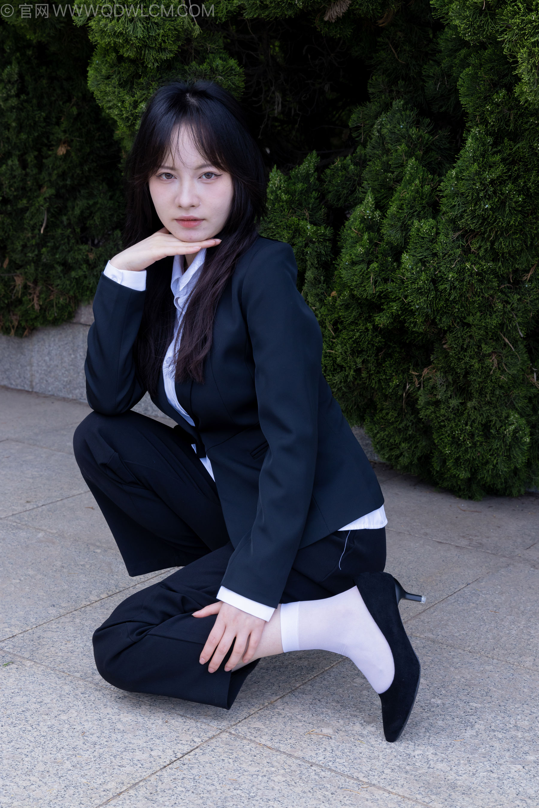 物恋传媒 No.2238 小酒 -高跟鞋、短白丝、ol制服户外/(230P)