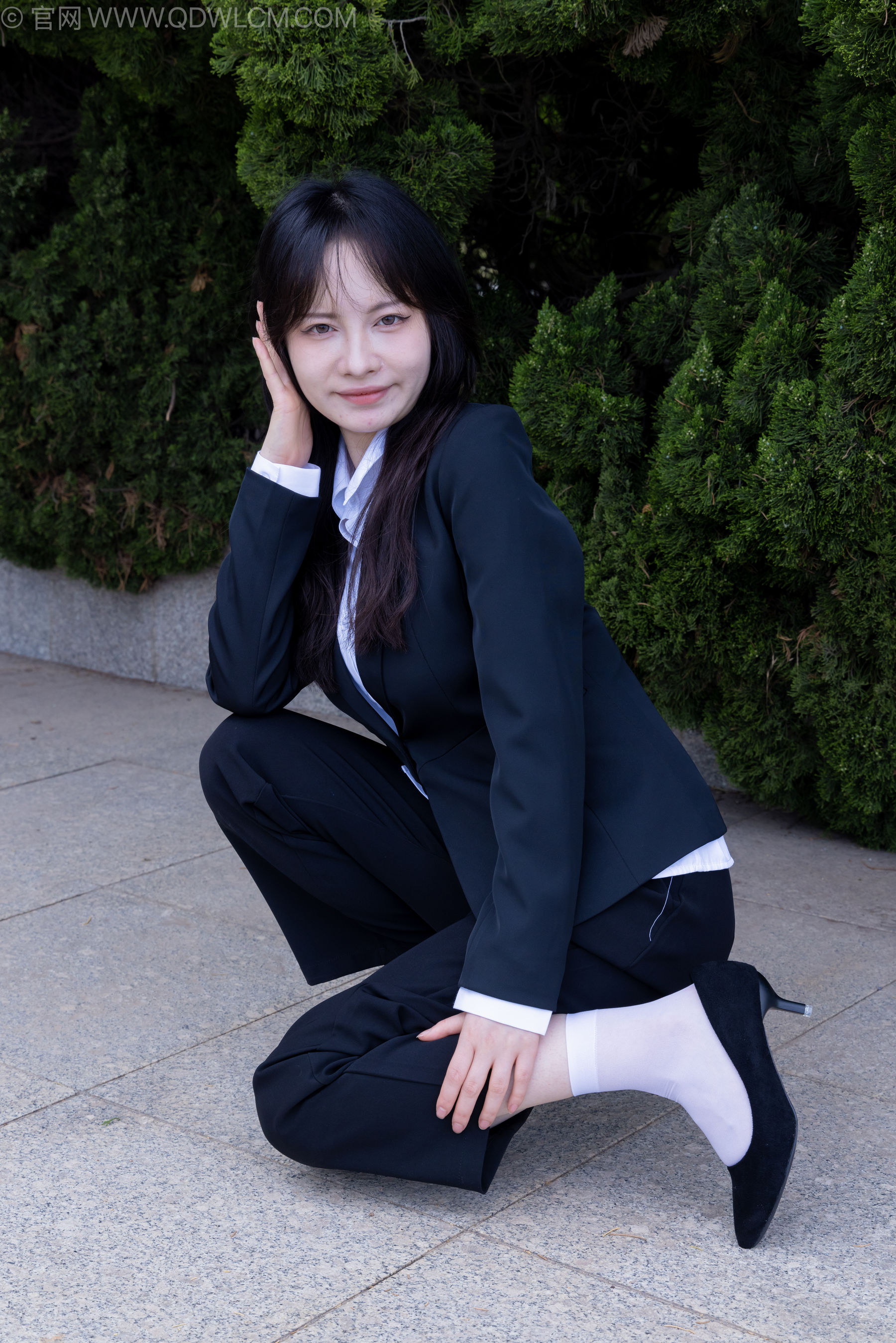 物恋传媒 No.2238 小酒 -高跟鞋、短白丝、ol制服户外/(230P)