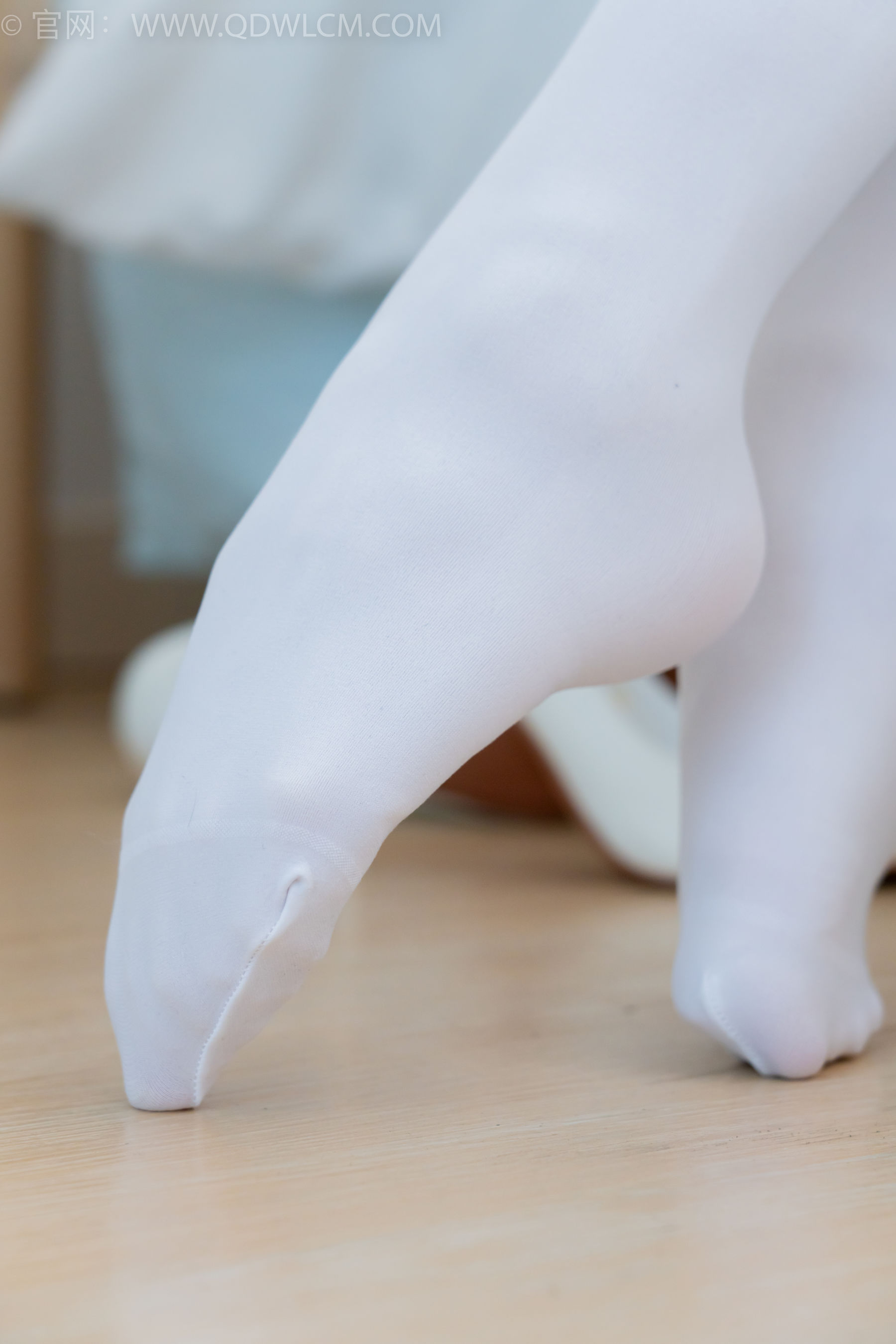 物恋传媒 No.2233 小影 -小影 -高跟鞋、厚白丝/(150P)