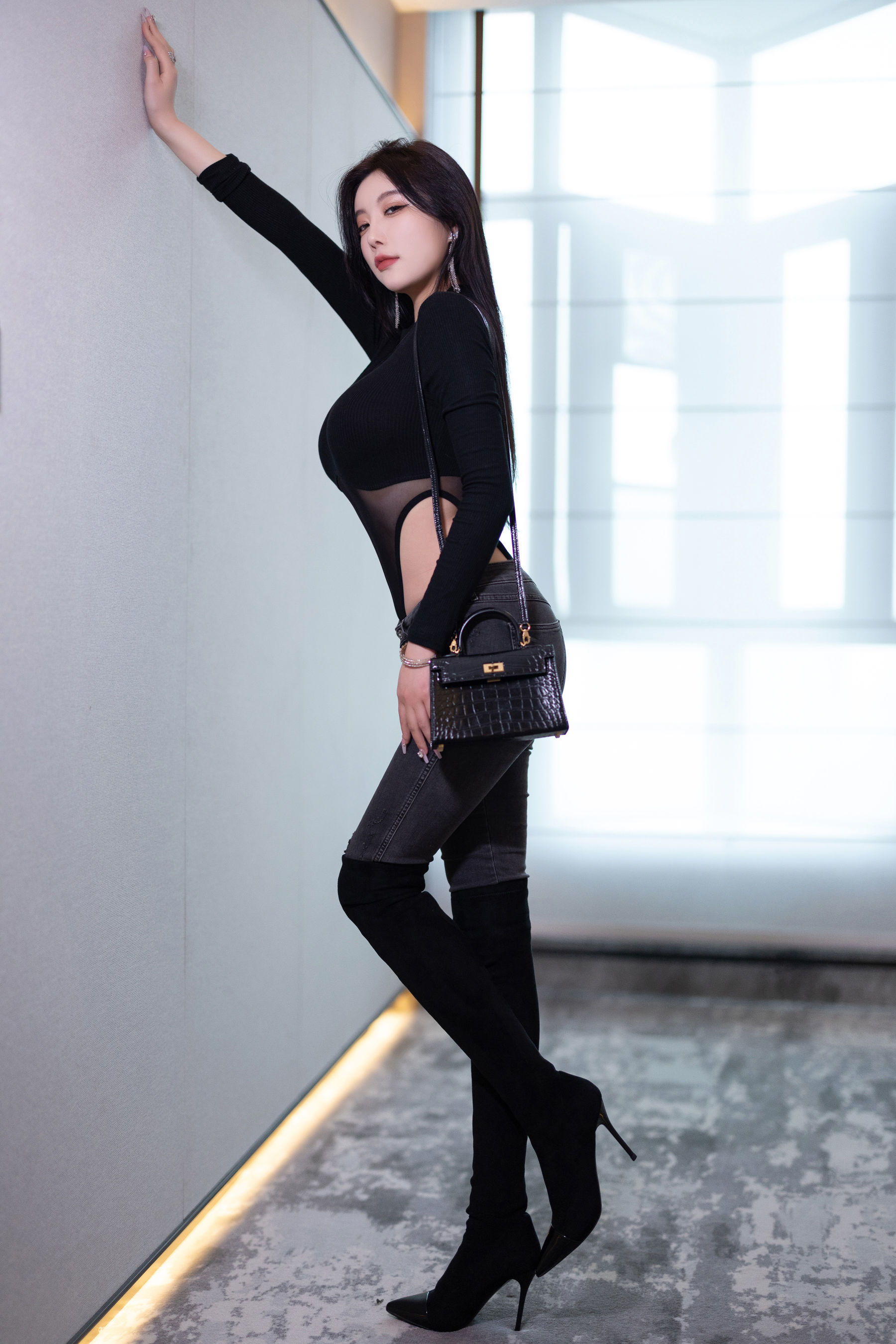 杨晨晨 - 连体渔网袜/(107P)