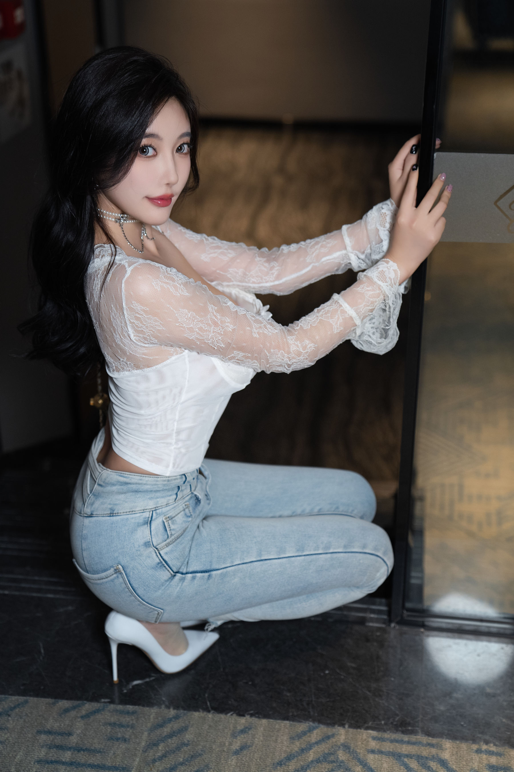 杨晨晨 - 简约牛仔裤/(90P)