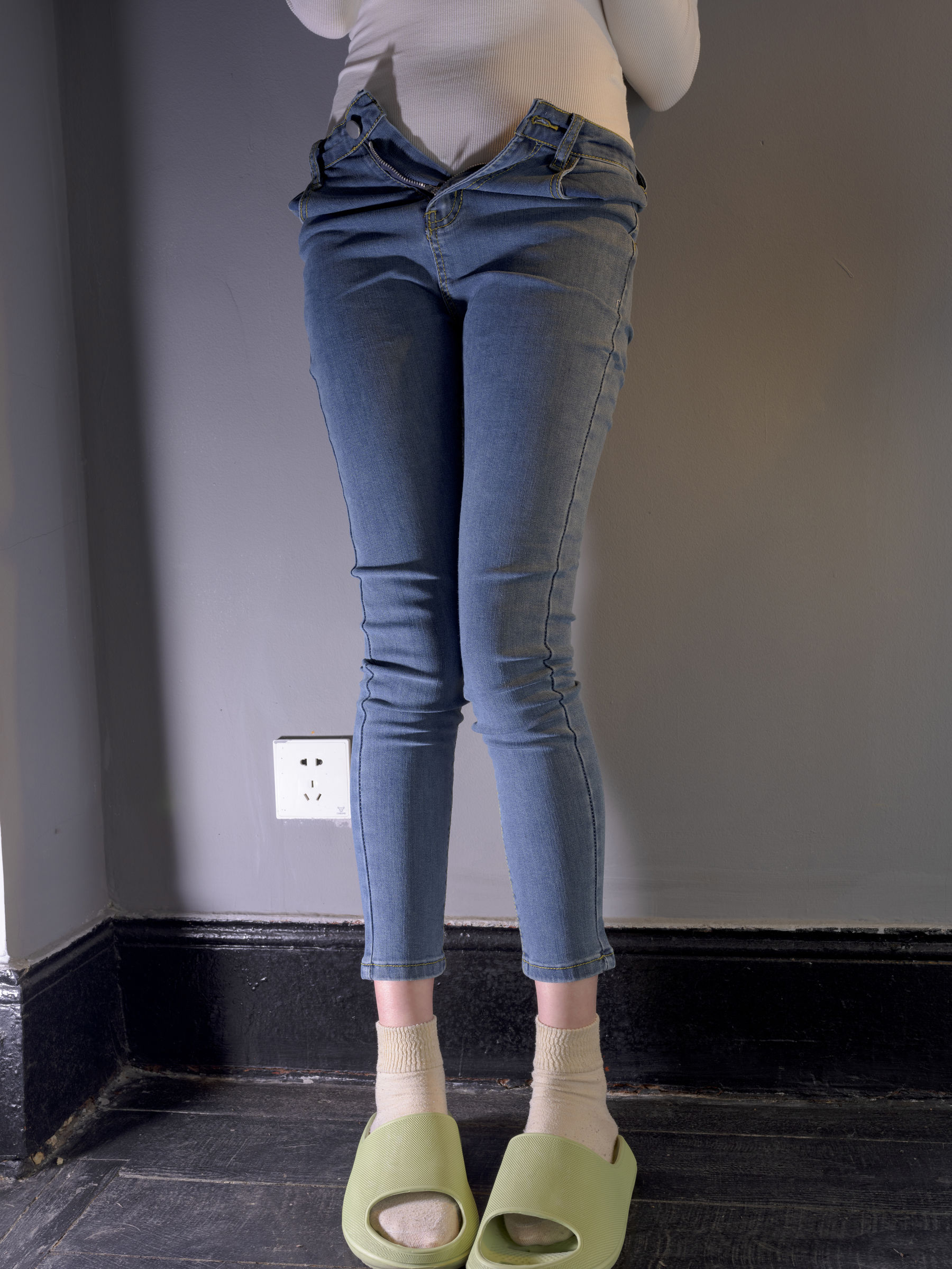 森萝财团写真 - Aika 裸足/(175P)