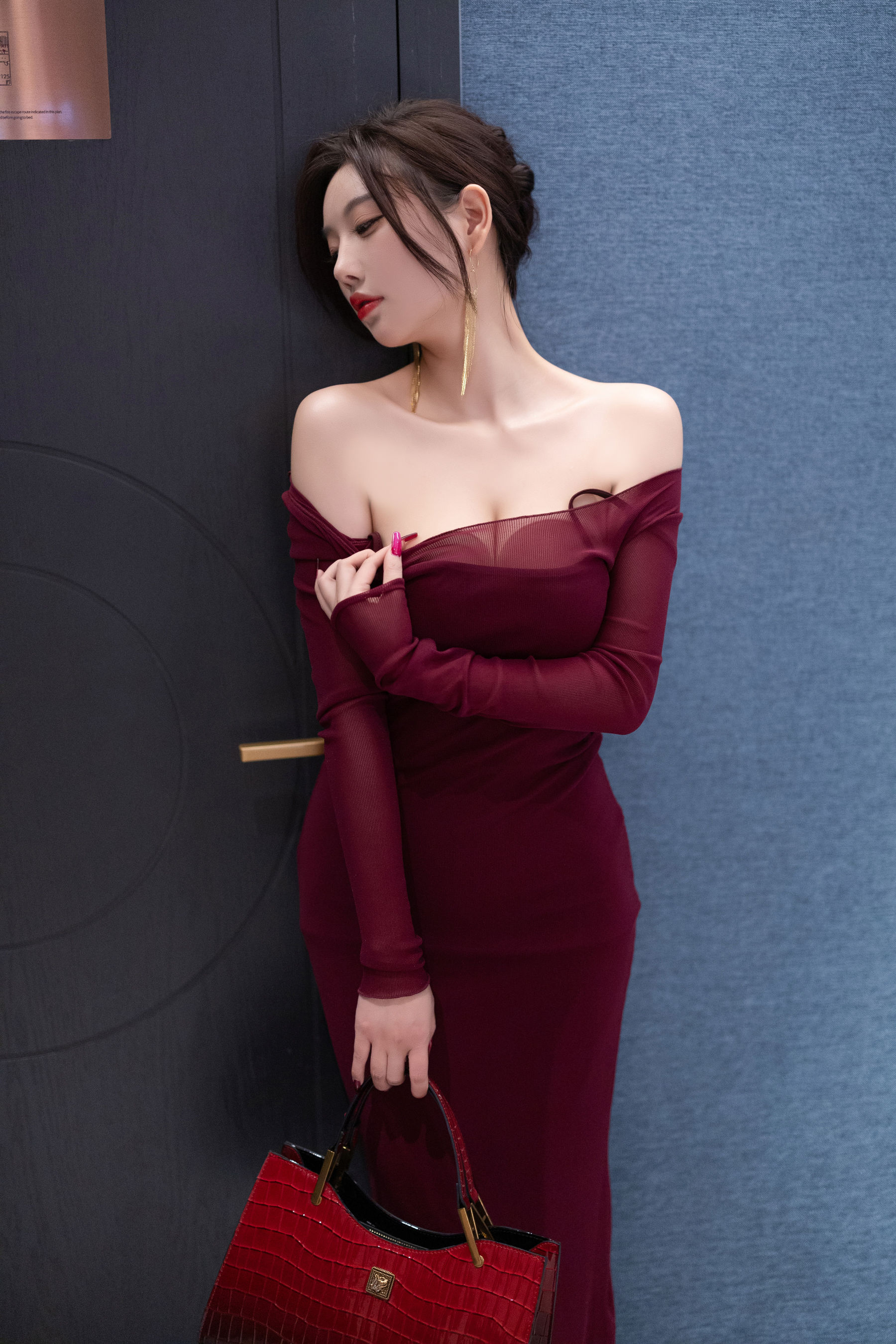 杨晨晨 - 紫色连衣短裙/(100P)