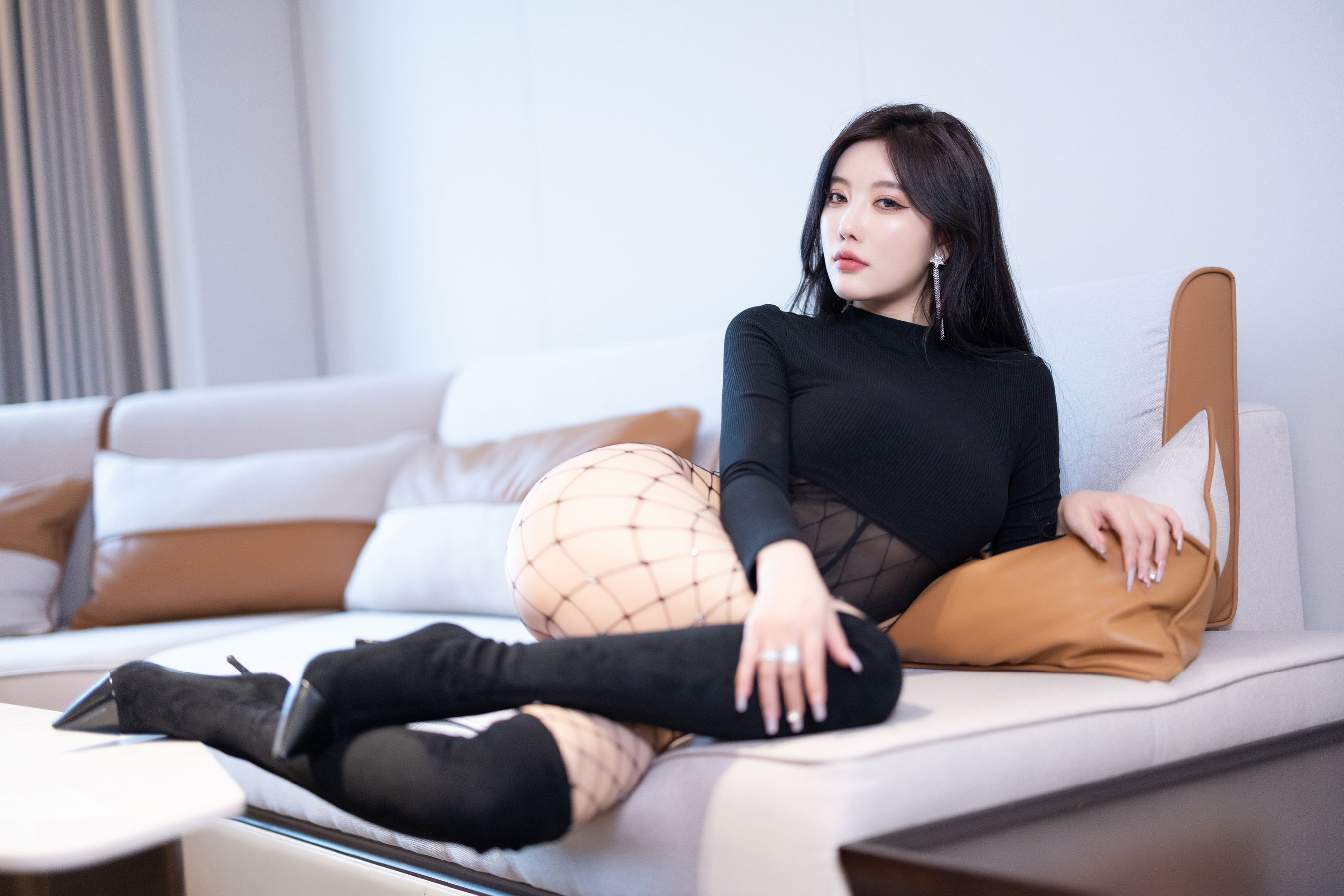 杨晨晨 - 连体渔网袜/(107P)