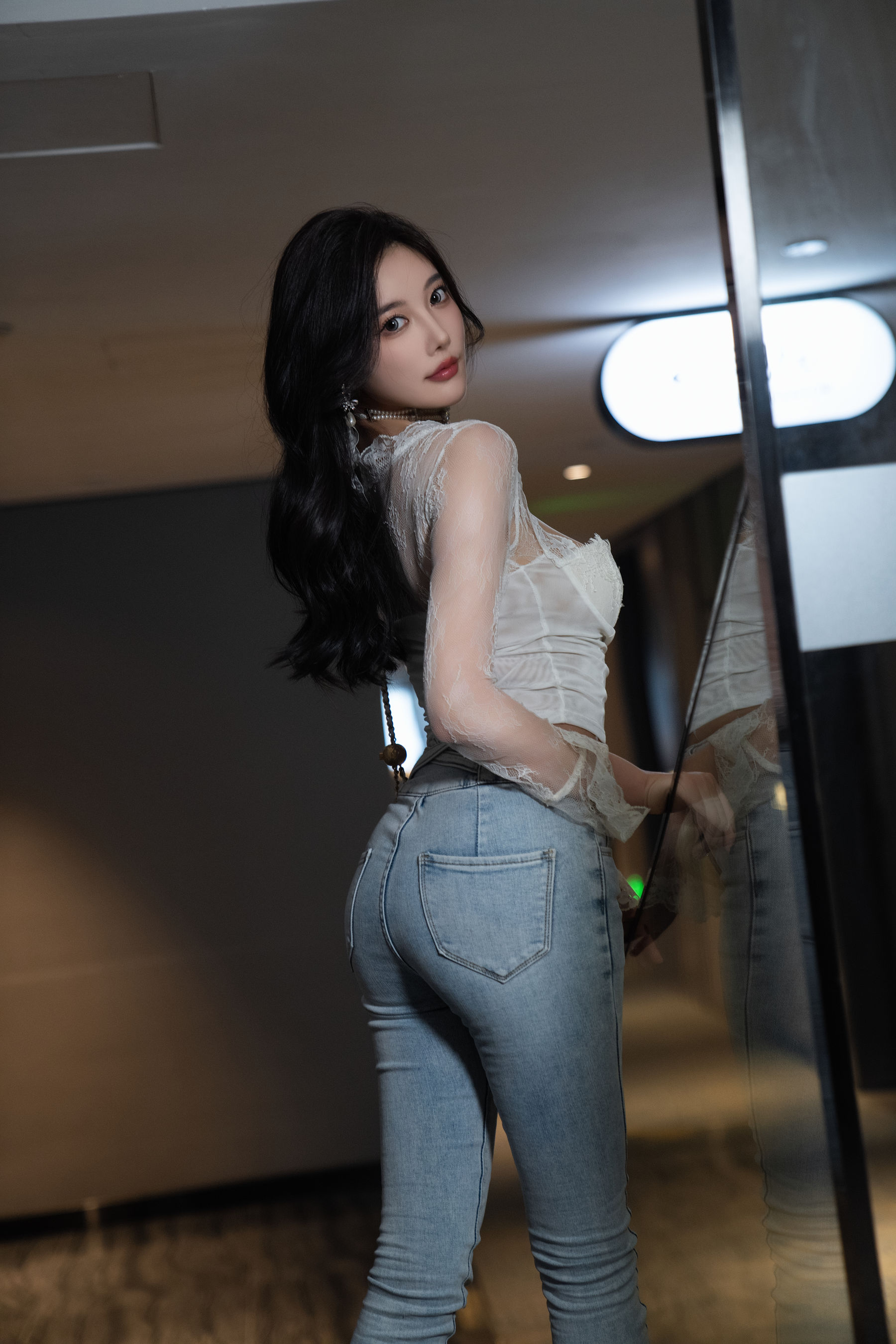 杨晨晨 - 简约牛仔裤/(90P)