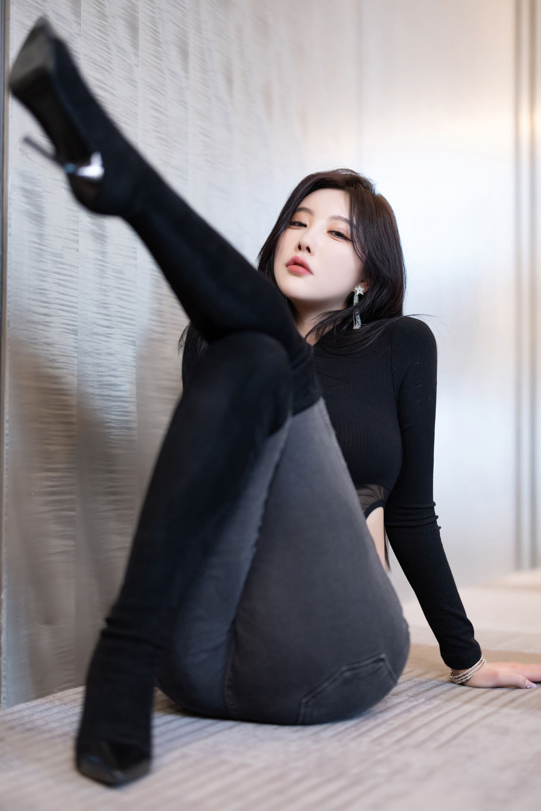 杨晨晨 - 连体渔网袜/(107P)