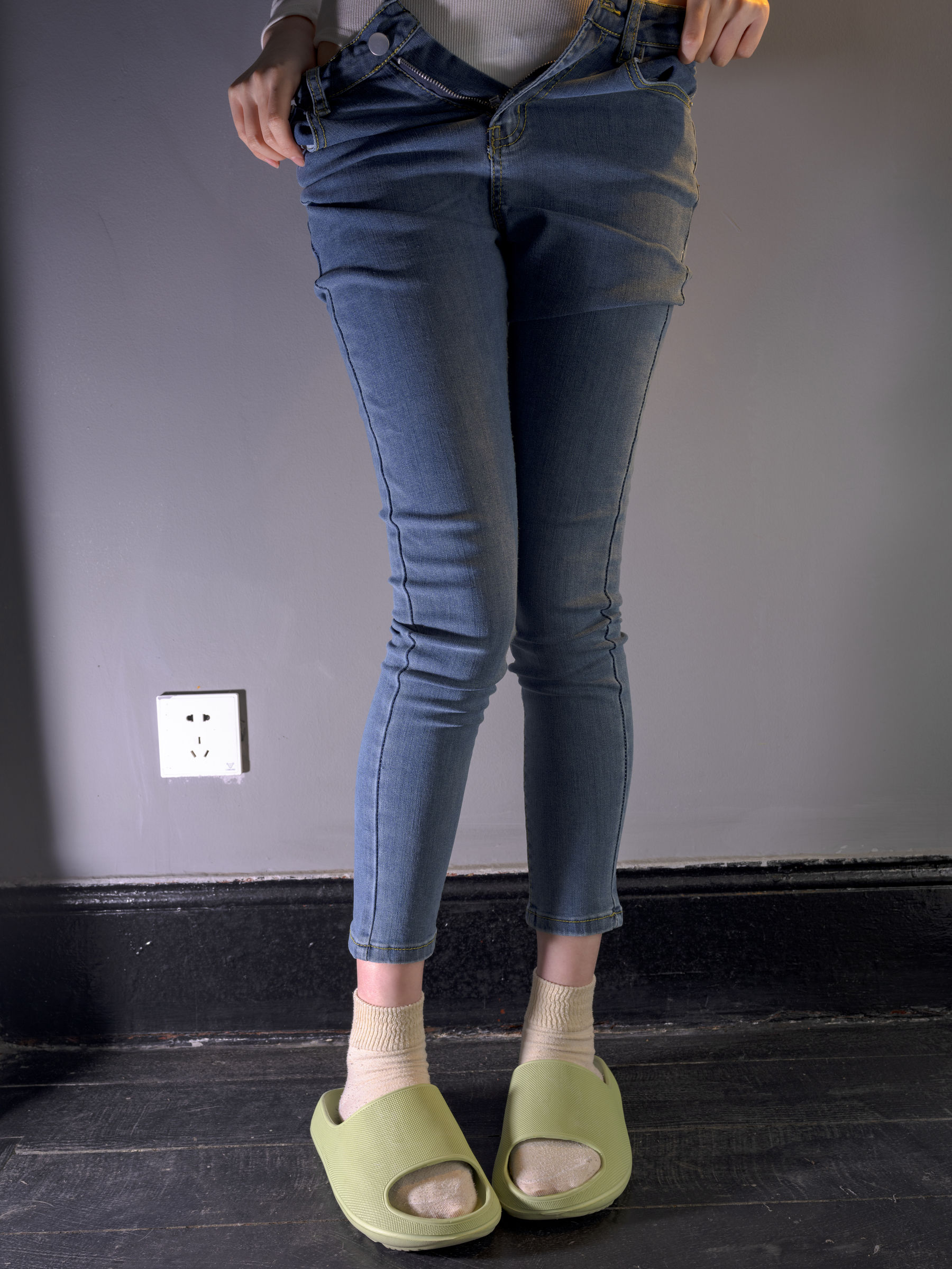 森萝财团写真 - Aika 裸足/(175P)