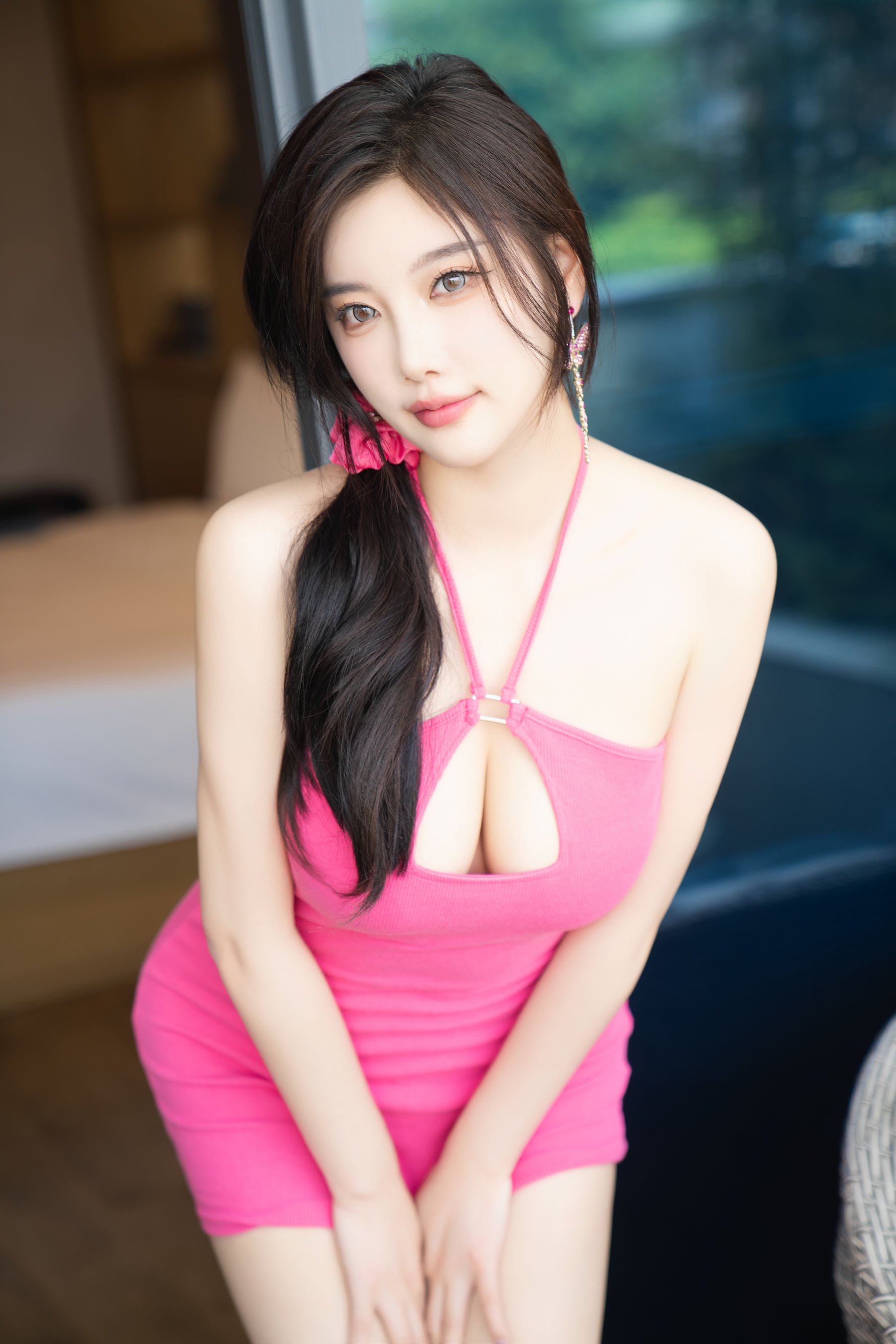 杨晨晨 - 露肩短裙/(209P)