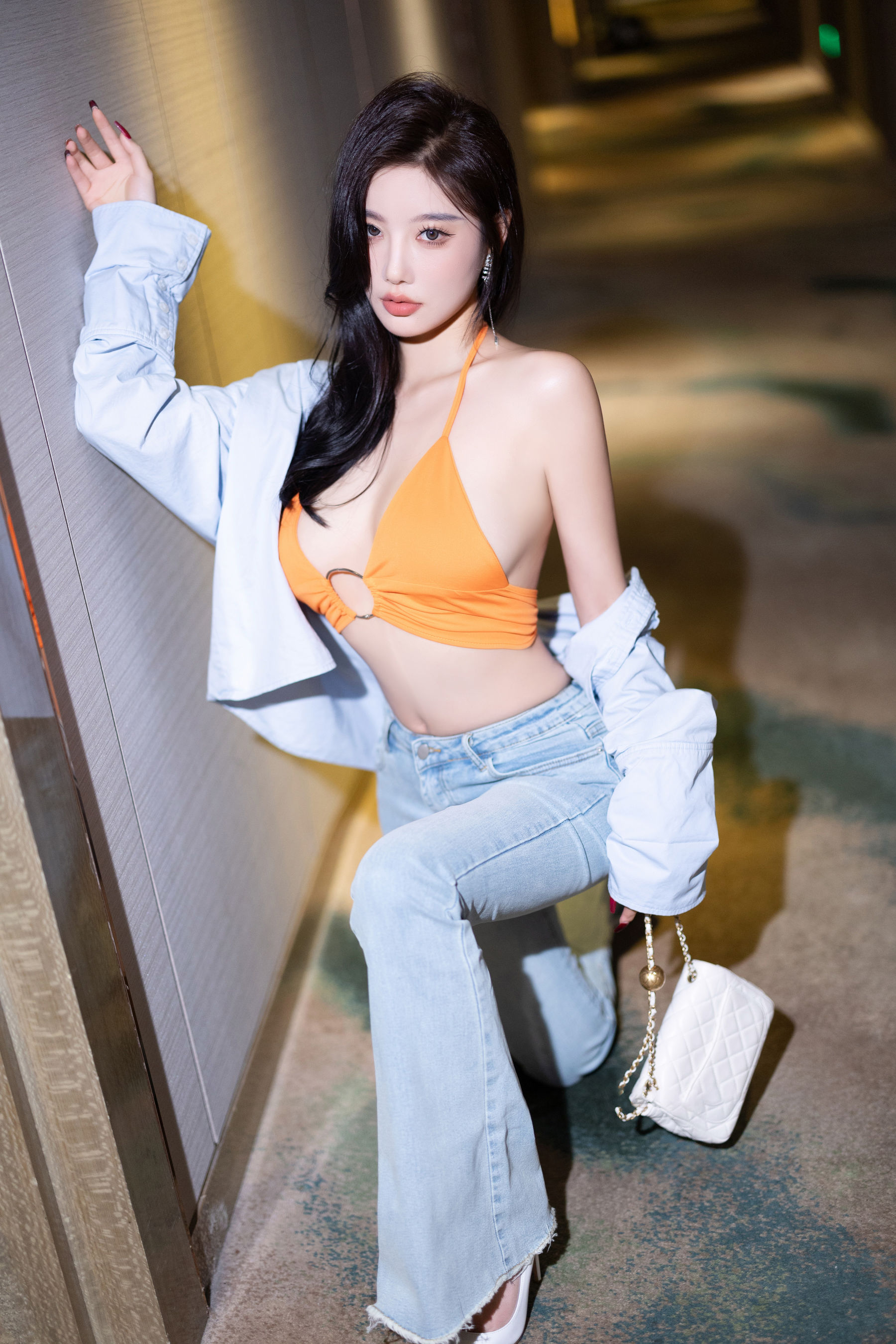 杨晨晨 - 蓝色牛仔裤/(101P)