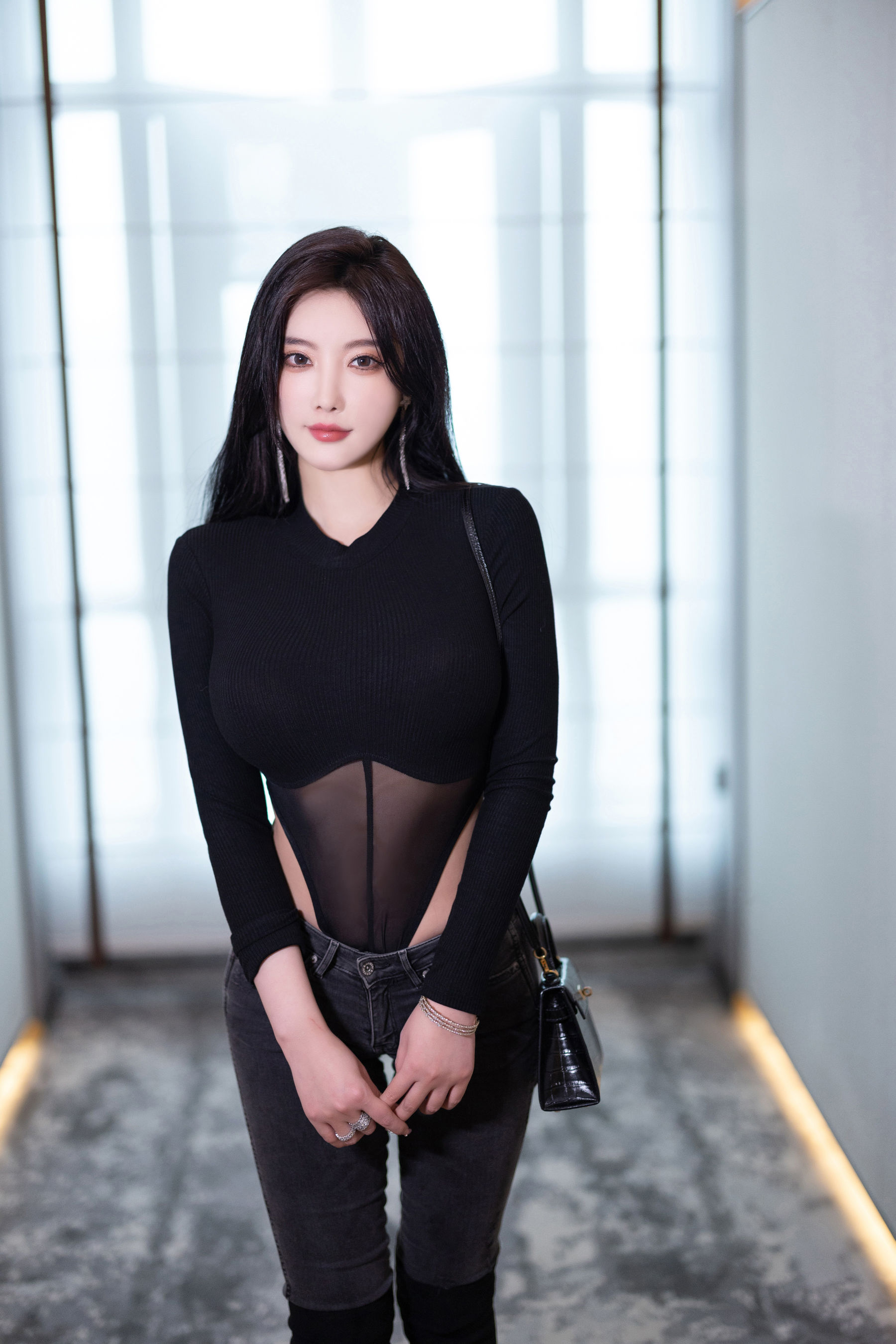 杨晨晨 - 连体渔网袜/(107P)