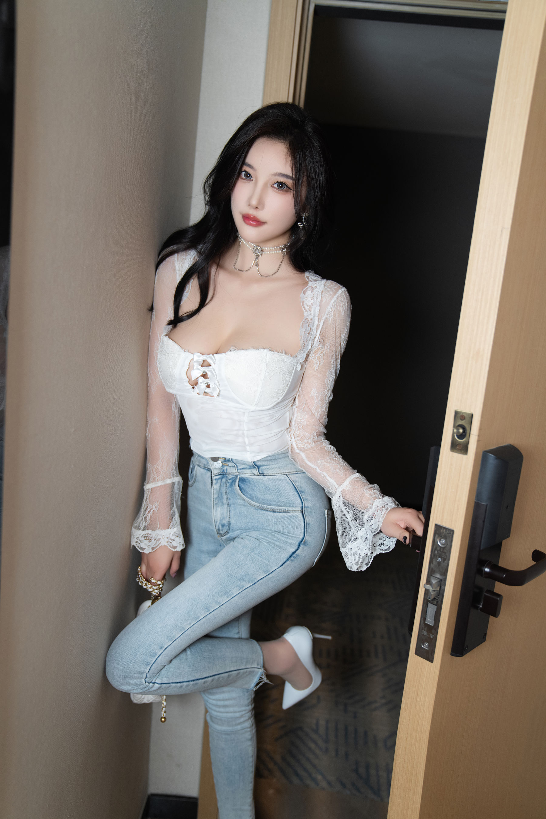 杨晨晨 - 简约牛仔裤/(90P)