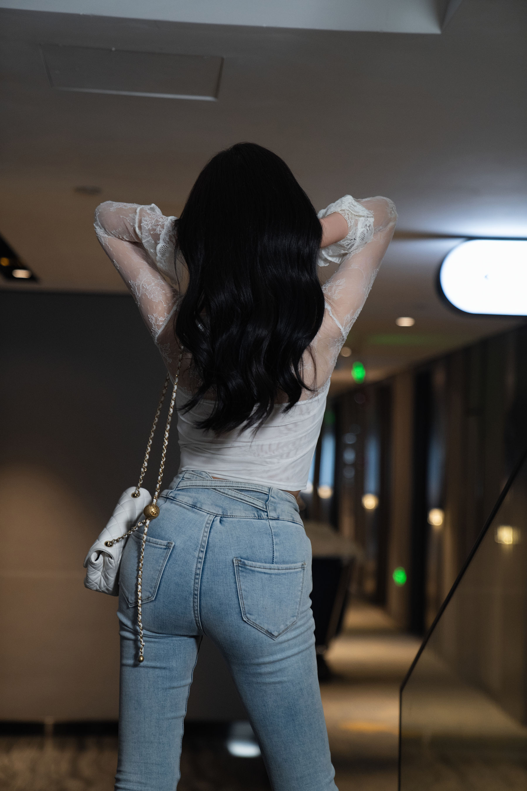 杨晨晨 - 简约牛仔裤/(90P)