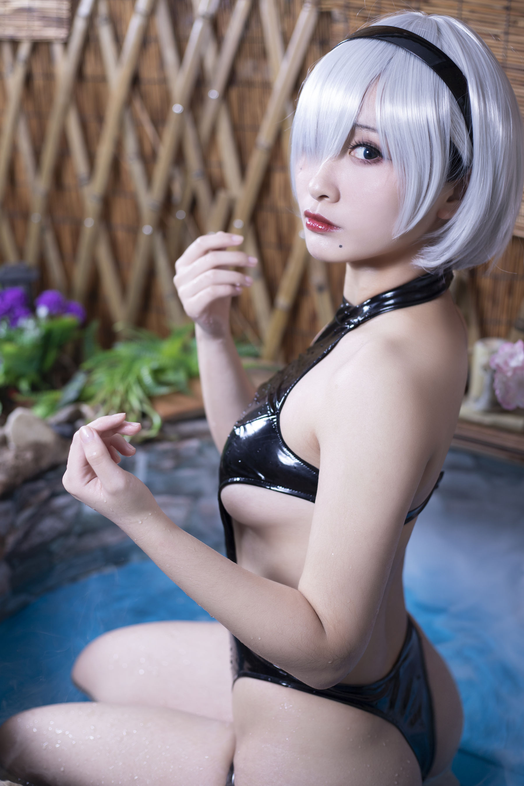 动漫博主洛璃LoLiSAMA - 尼尔：机械纪元 2B 竞泳/(64P)