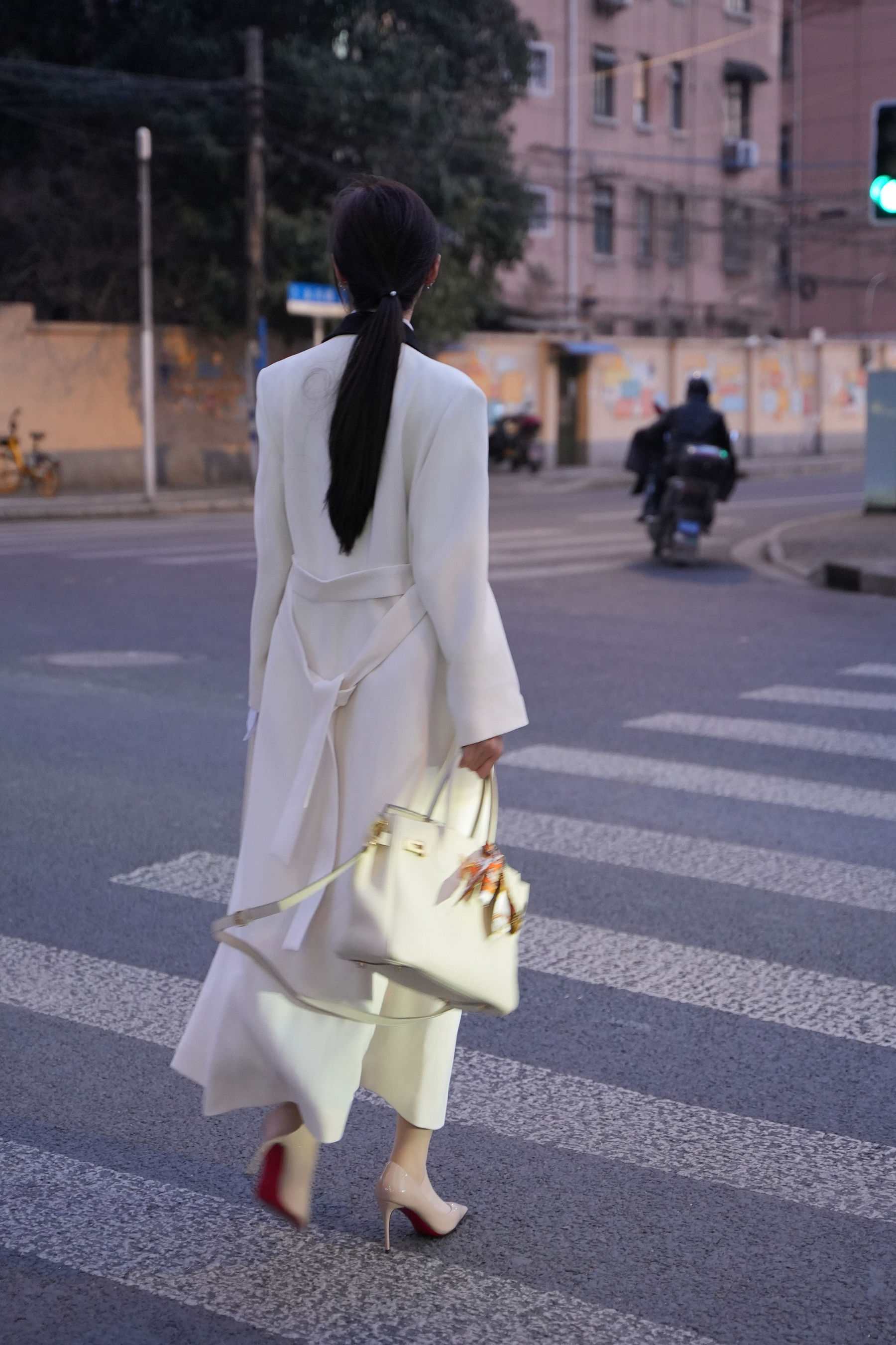 周妍希 - 白领买菜回家/(91P)