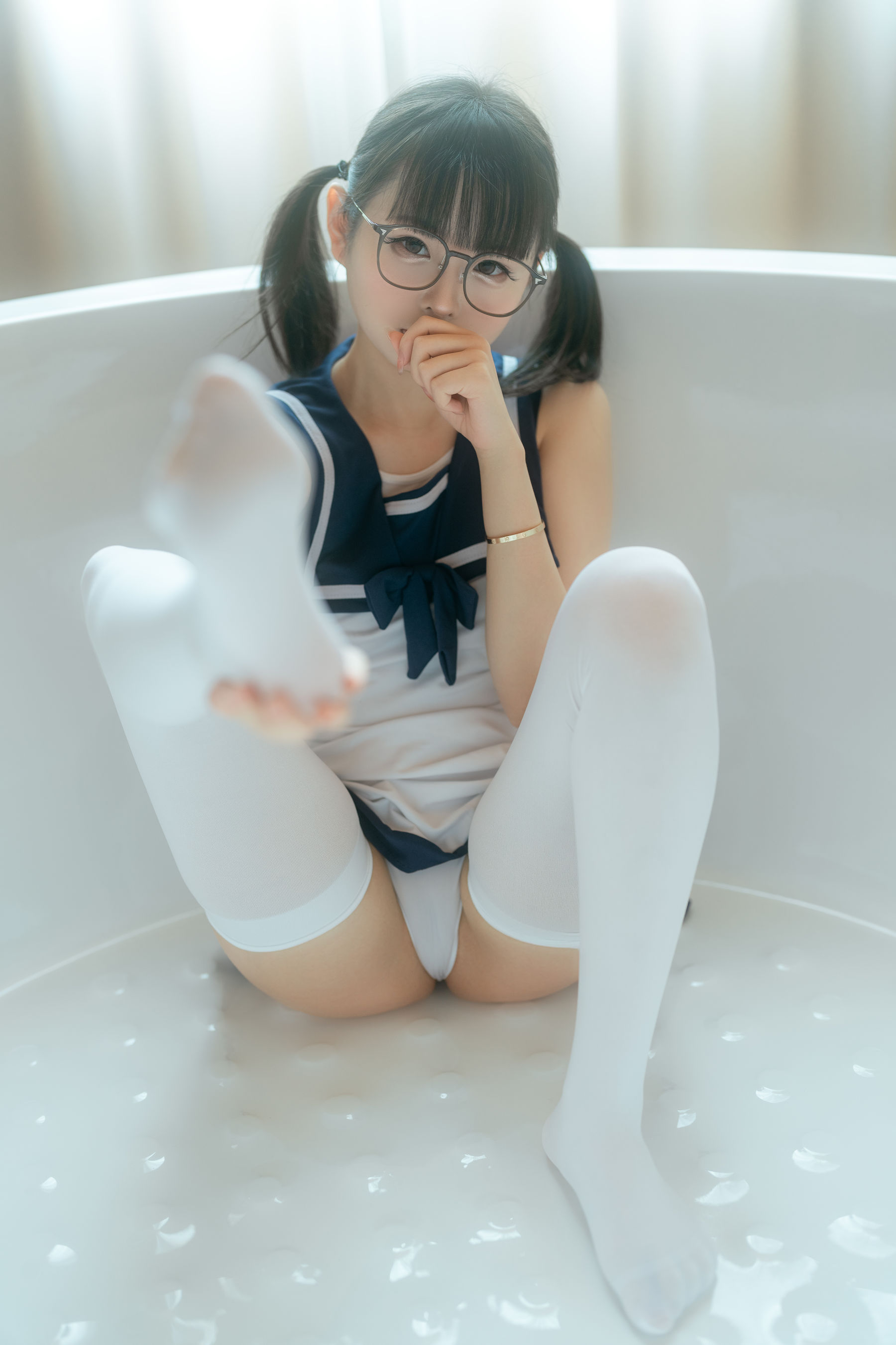 幼水铃衣 - 梦浴少女/(81P)