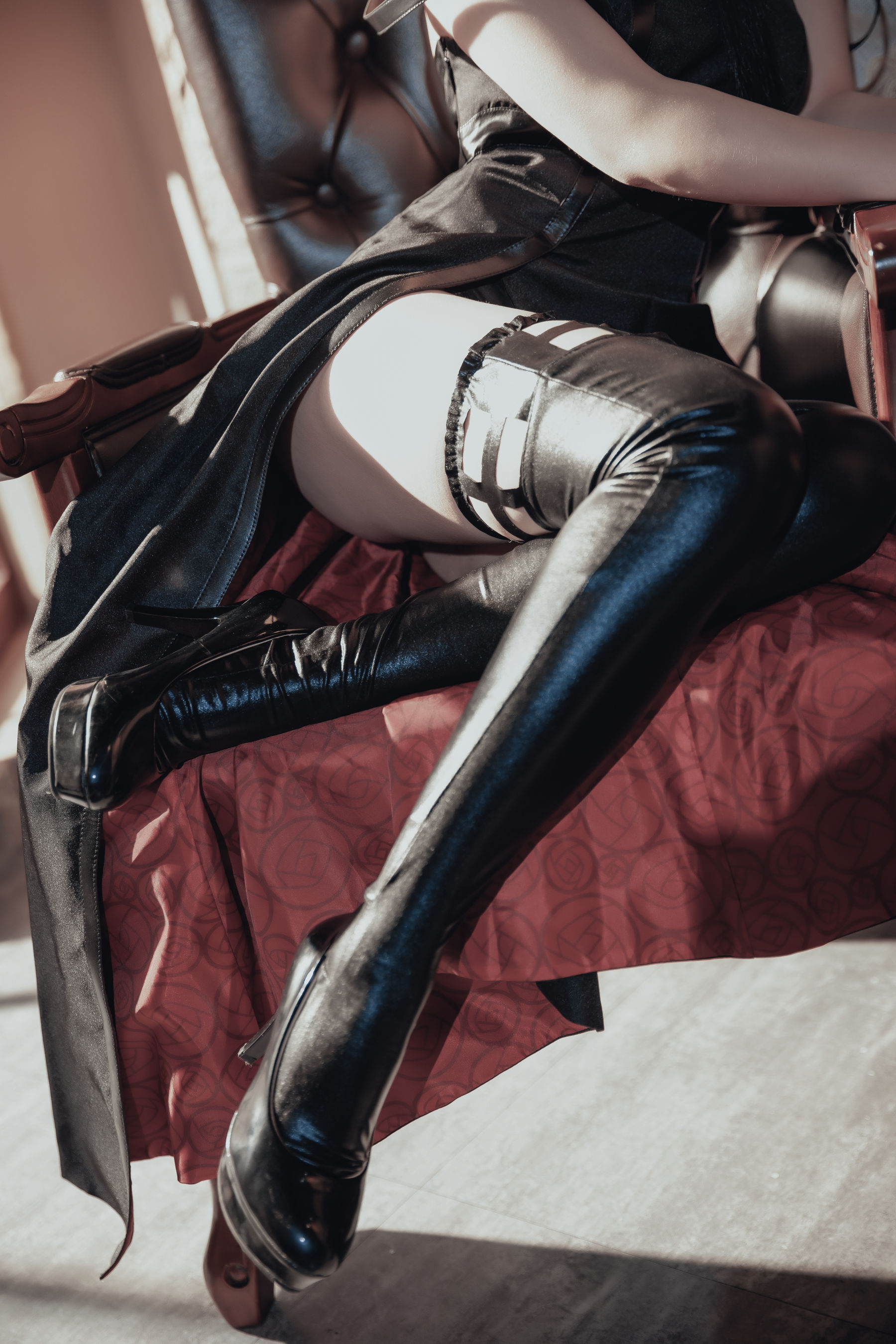 尤物清水由乃 - 间谍过家家 约尔战斗服/(30P)