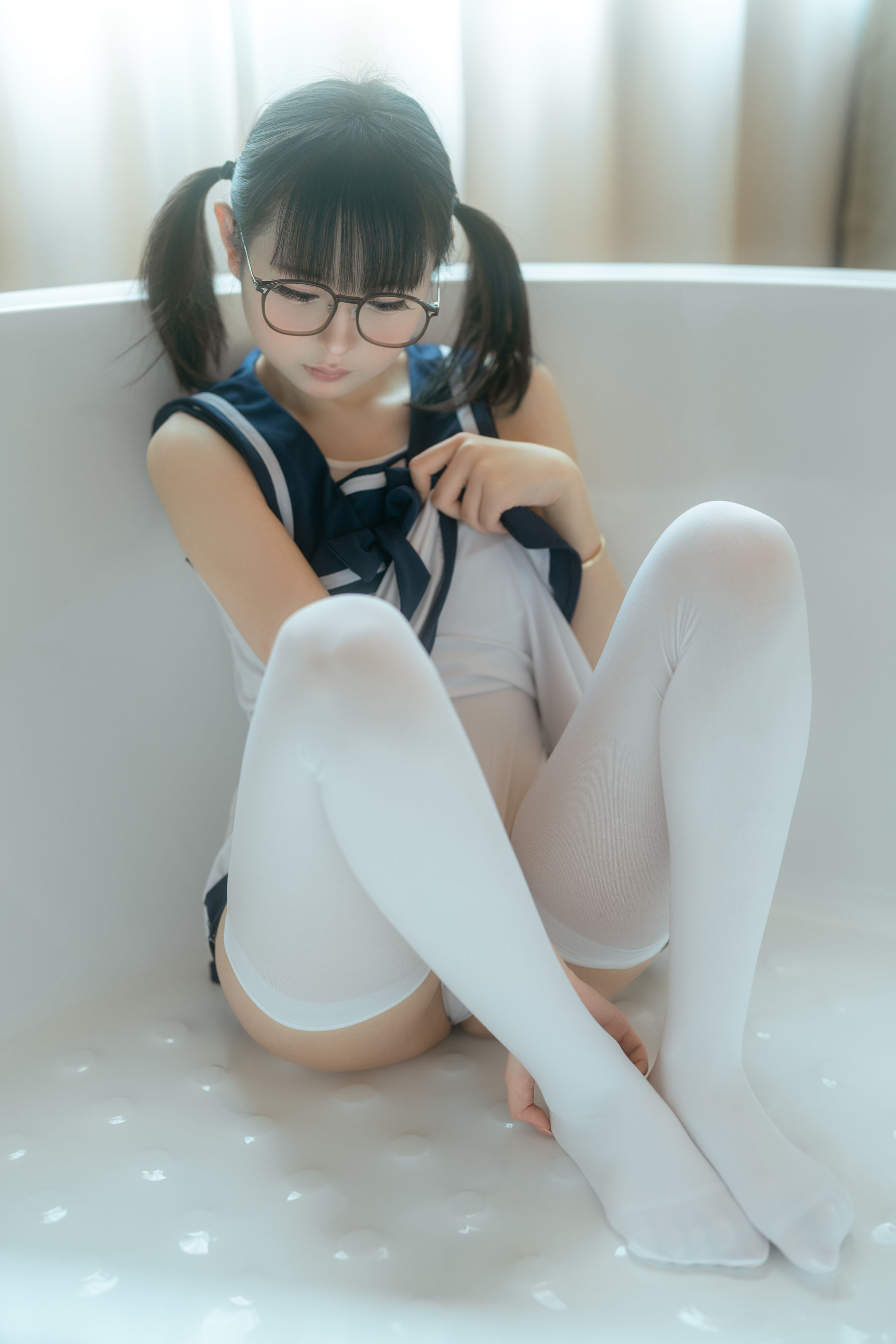 幼水铃衣 - 梦浴少女/(81P)