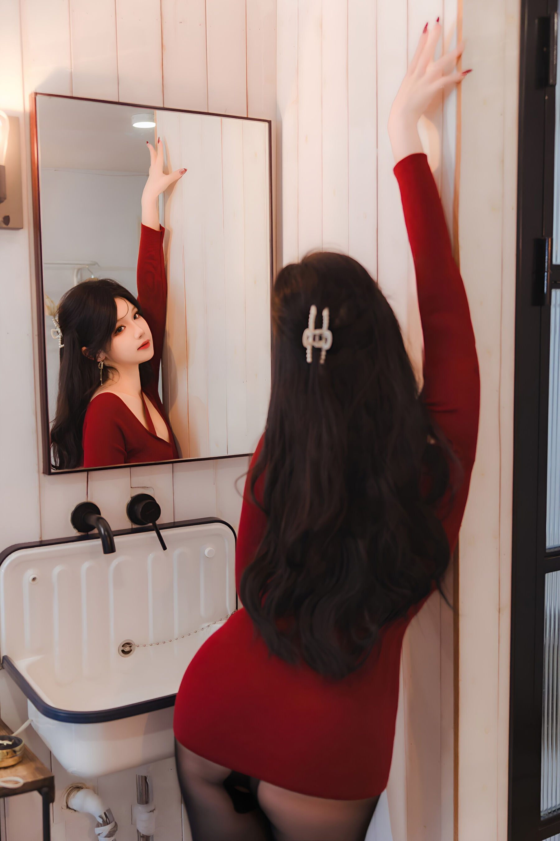 动漫博主雪晴Astra - 红裙黑丝小娇妻/(65P)