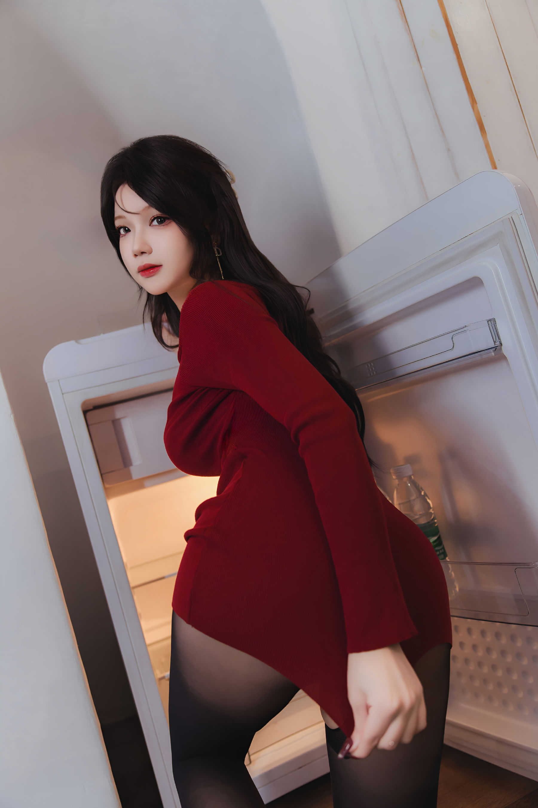 动漫博主雪晴Astra - 红裙黑丝小娇妻/(65P)