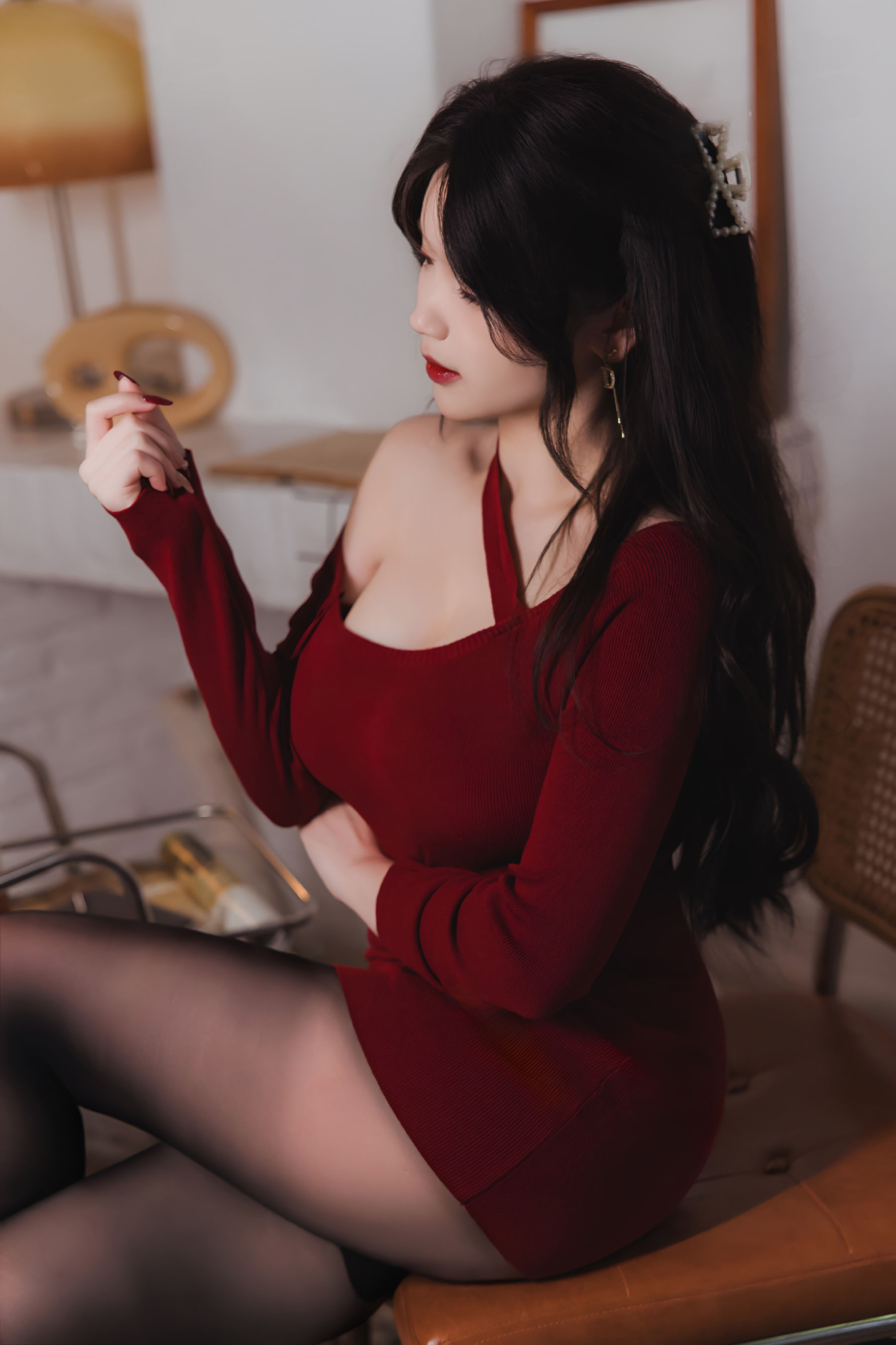 动漫博主雪晴Astra - 红裙黑丝小娇妻/(65P)