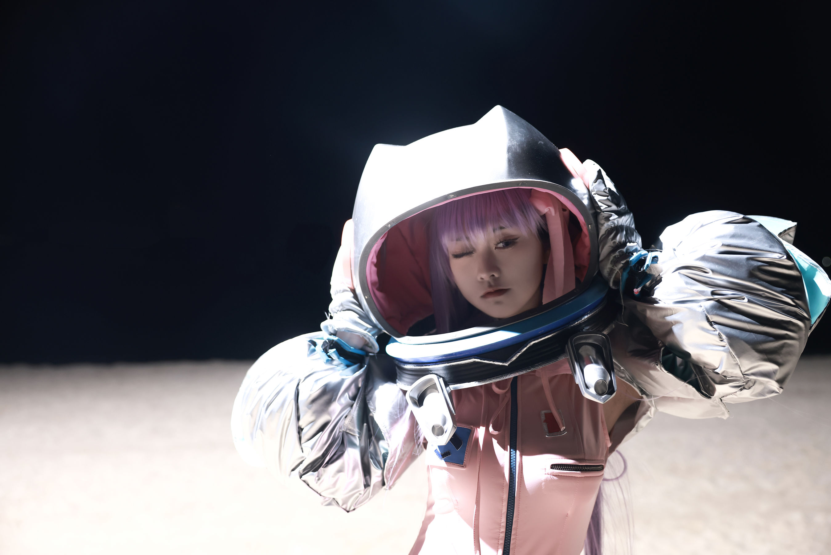 动漫博主G44不会受伤 - BB宇宙/(28P)