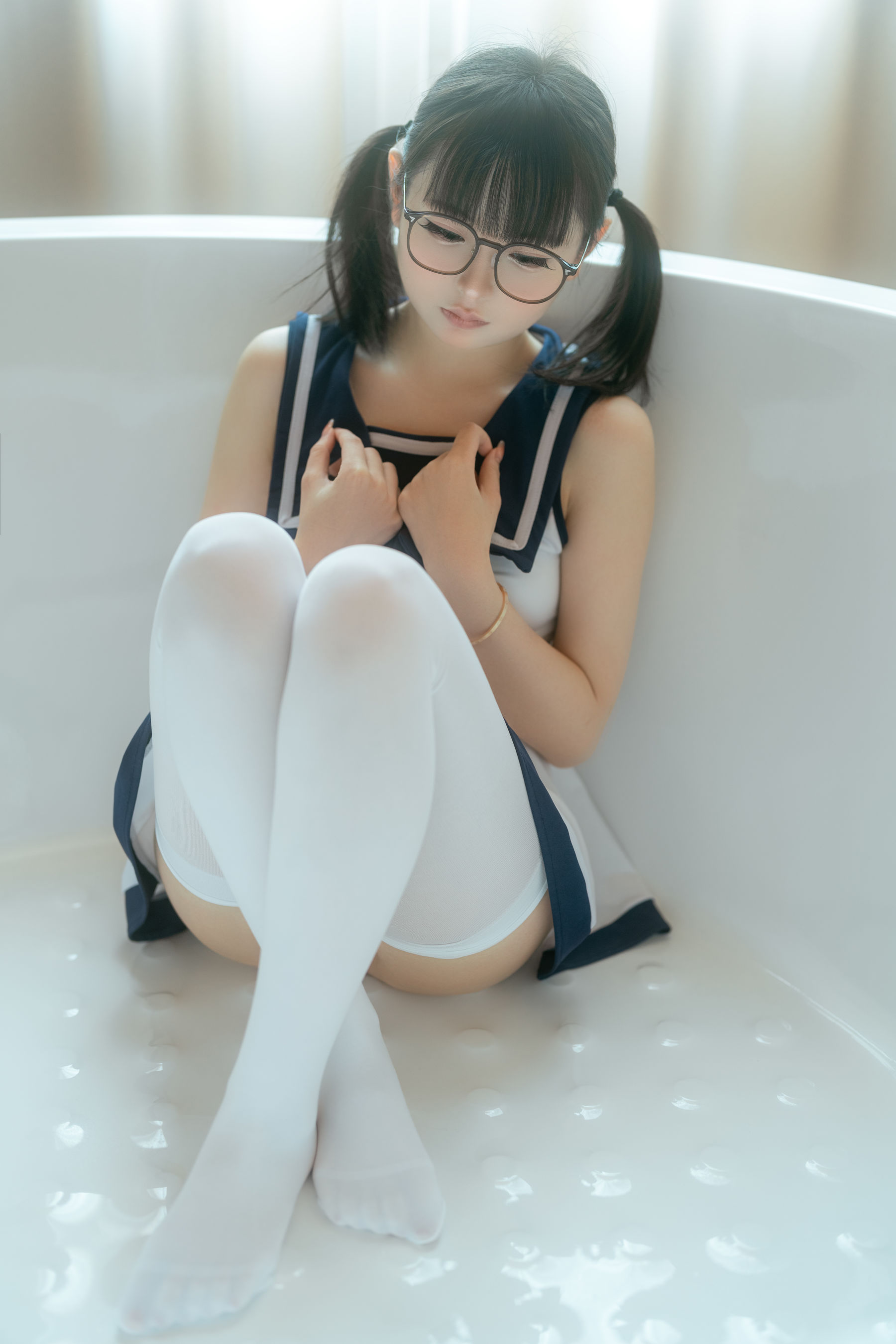 幼水铃衣 - 梦浴少女/(81P)
