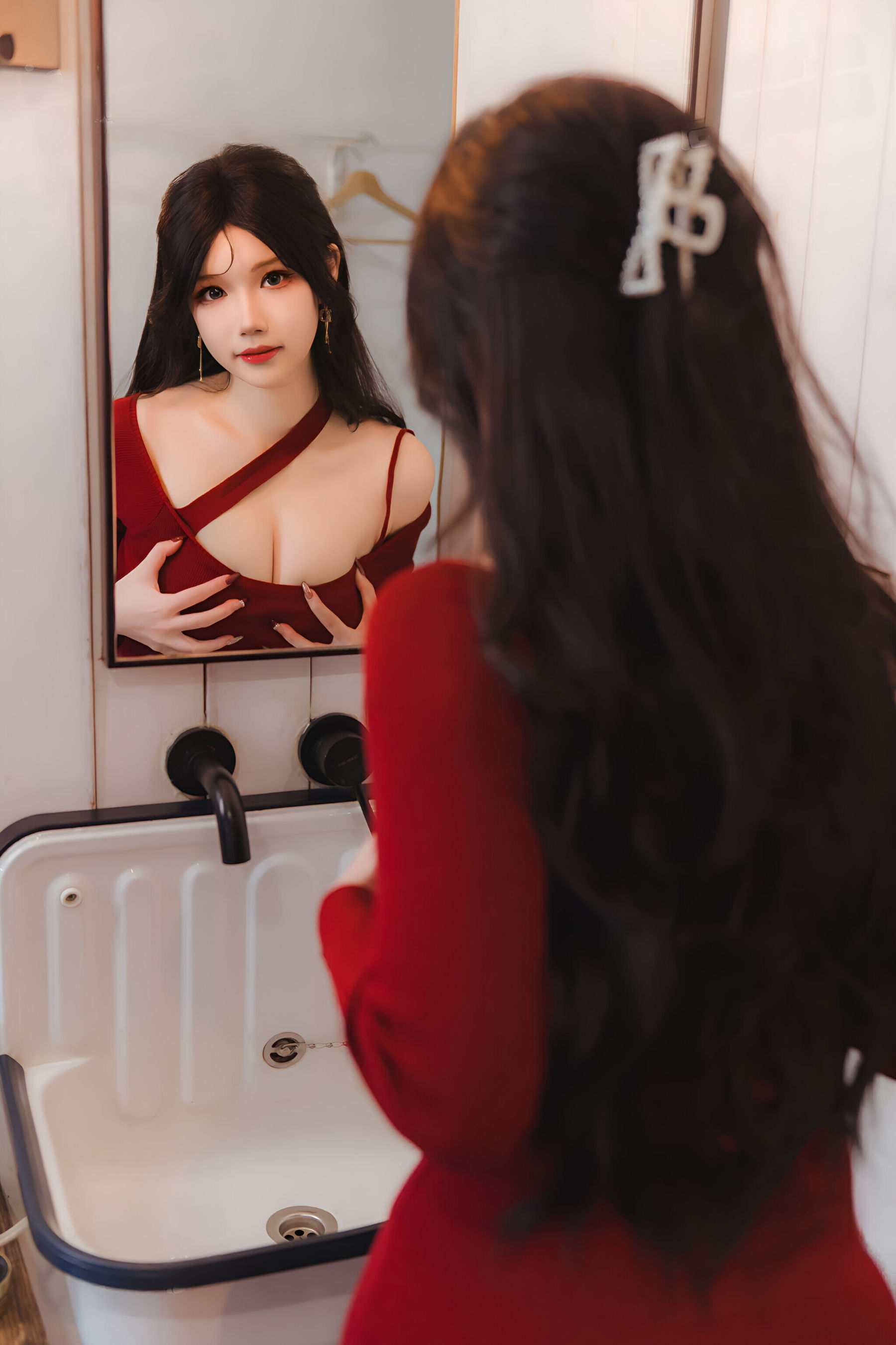 动漫博主雪晴Astra - 红裙黑丝小娇妻/(65P)