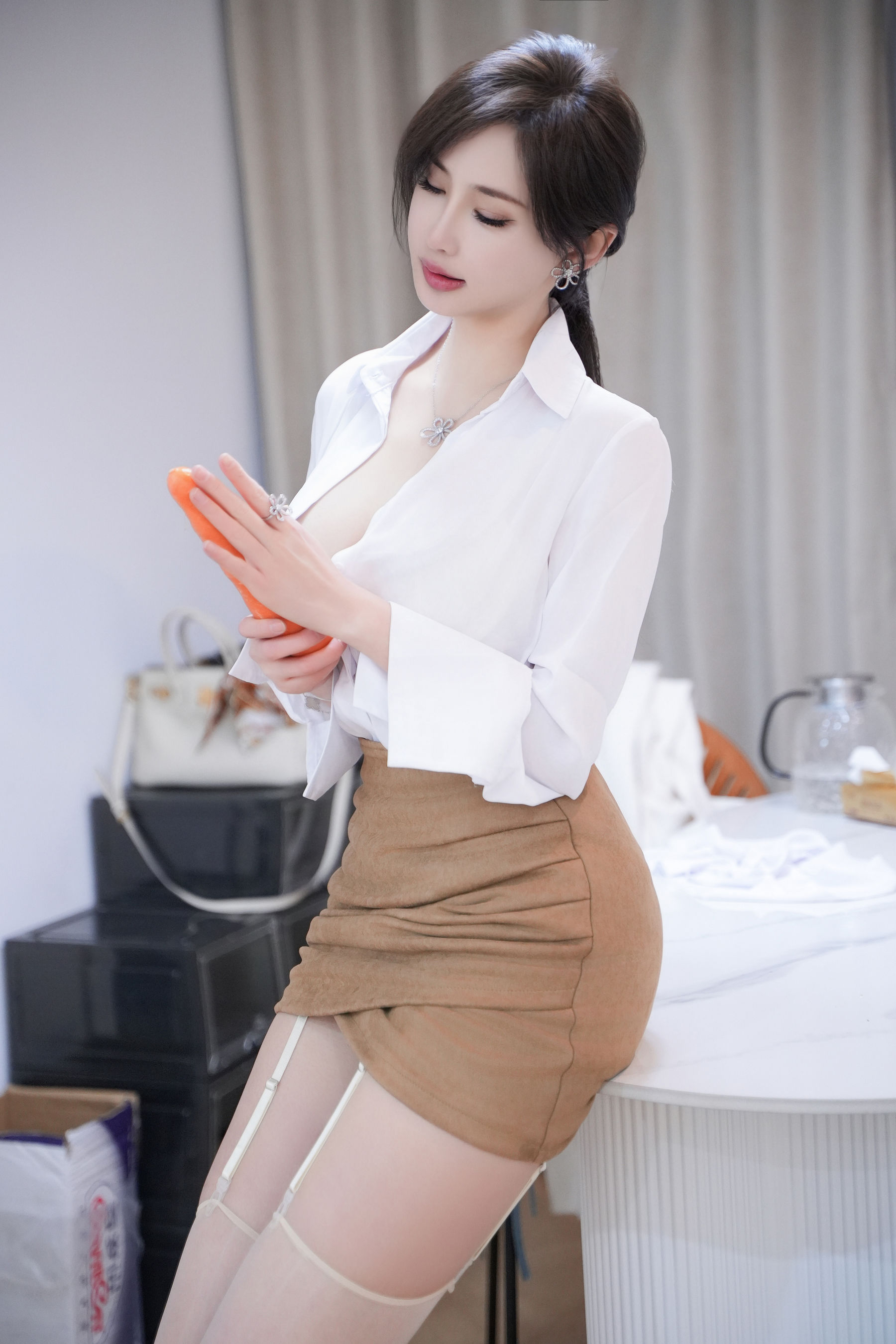 周妍希 - 白领买菜回家/(91P)