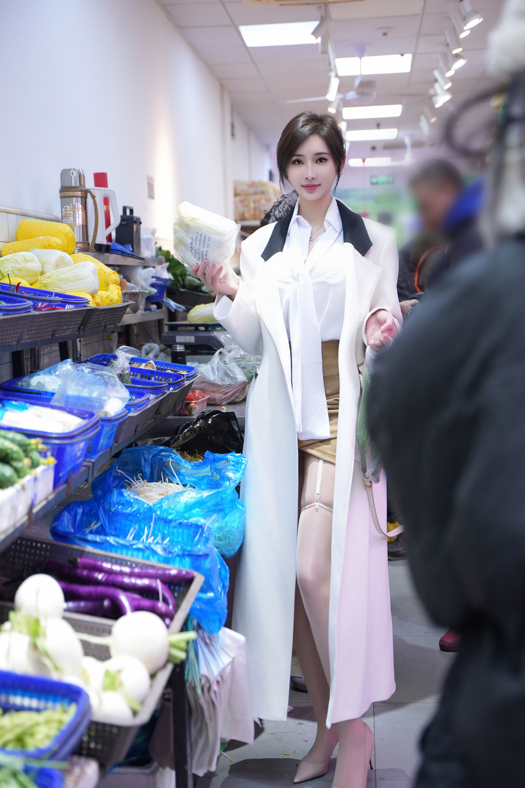 周妍希 - 白领买菜回家/(91P)