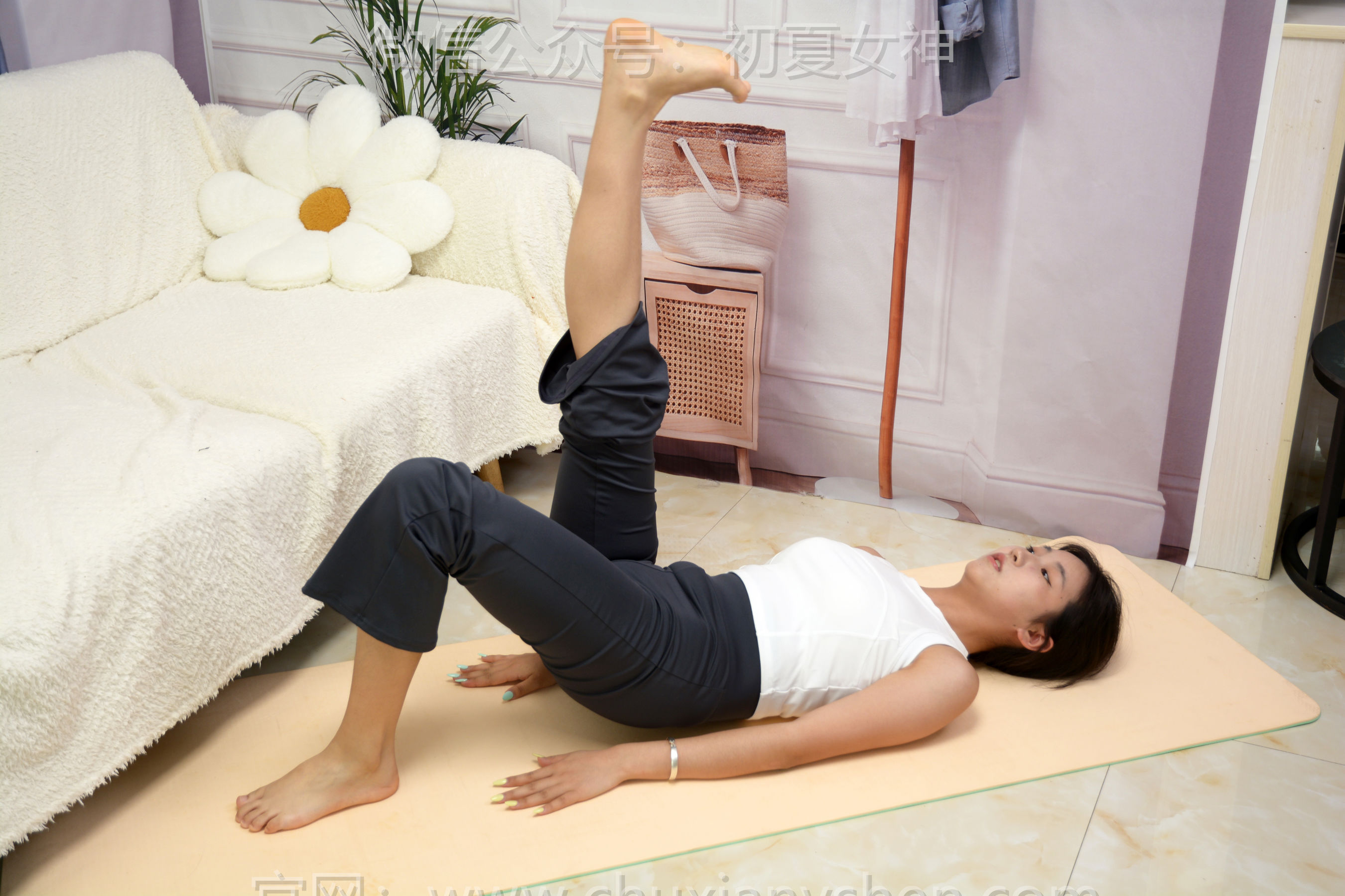 初夏女神 No.263 点点 瑜伽复习/(101P)