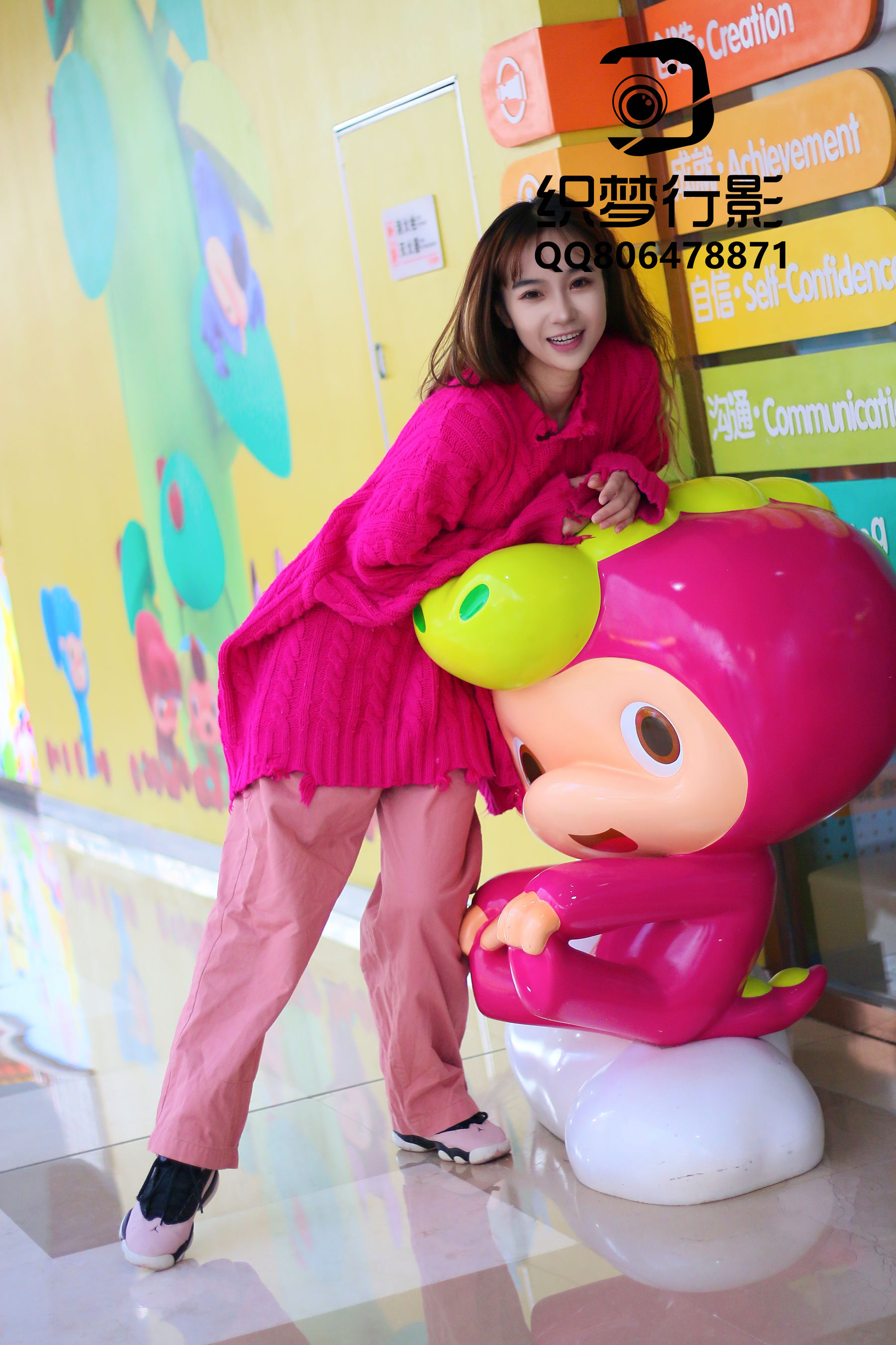 [织梦映像] 叱咤红人-商场多场景拍摄/(311P)