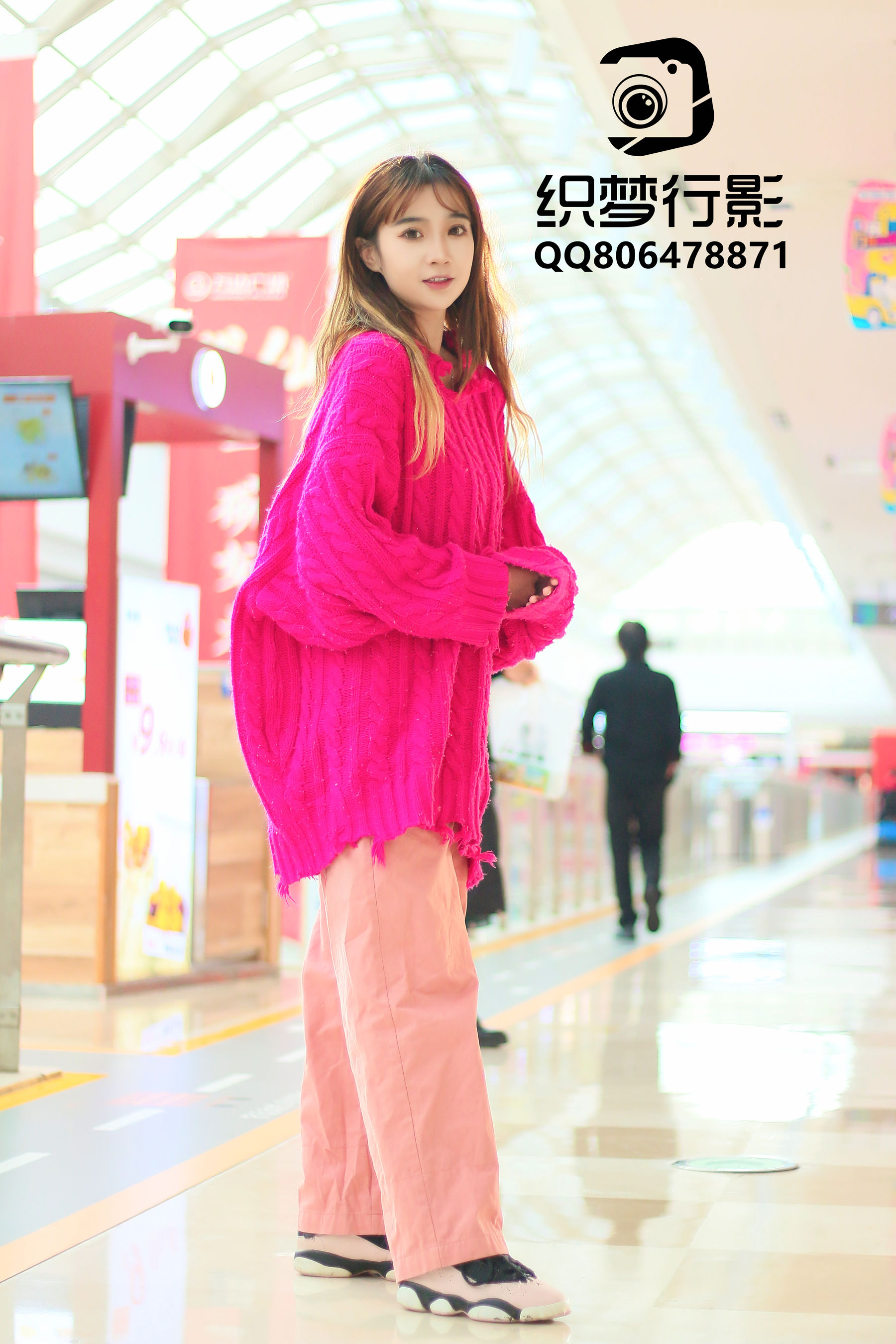 [织梦映像] 叱咤红人-商场多场景拍摄/(311P)