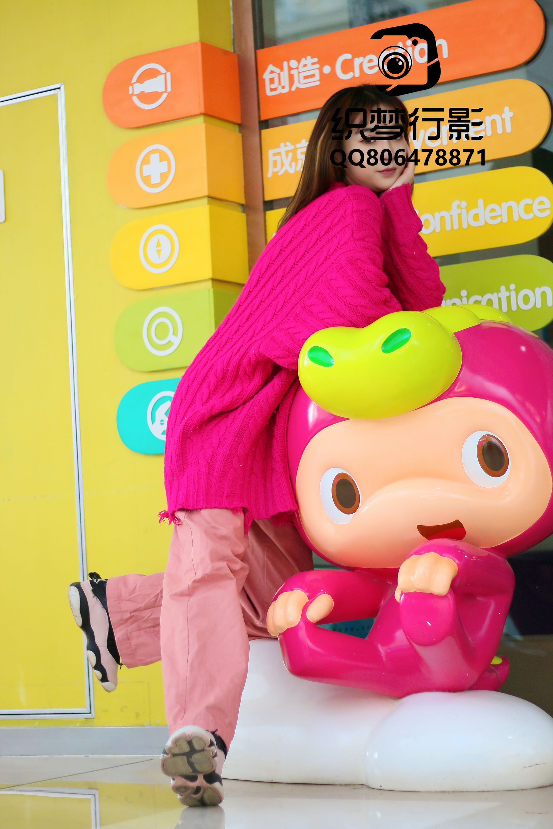 [织梦映像] 叱咤红人-商场多场景拍摄/(311P)